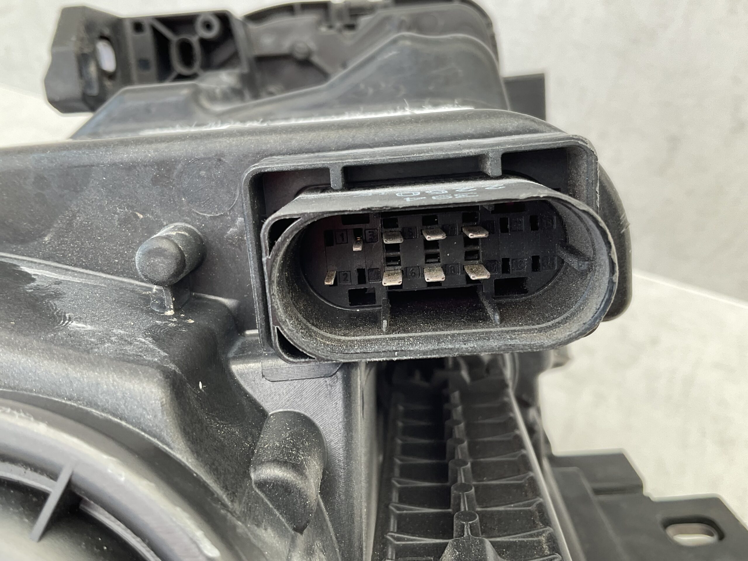 KOPLAMP MERCEDES B KLASSE W246 HALOGEEN A2468205361 LINKS MB-4610