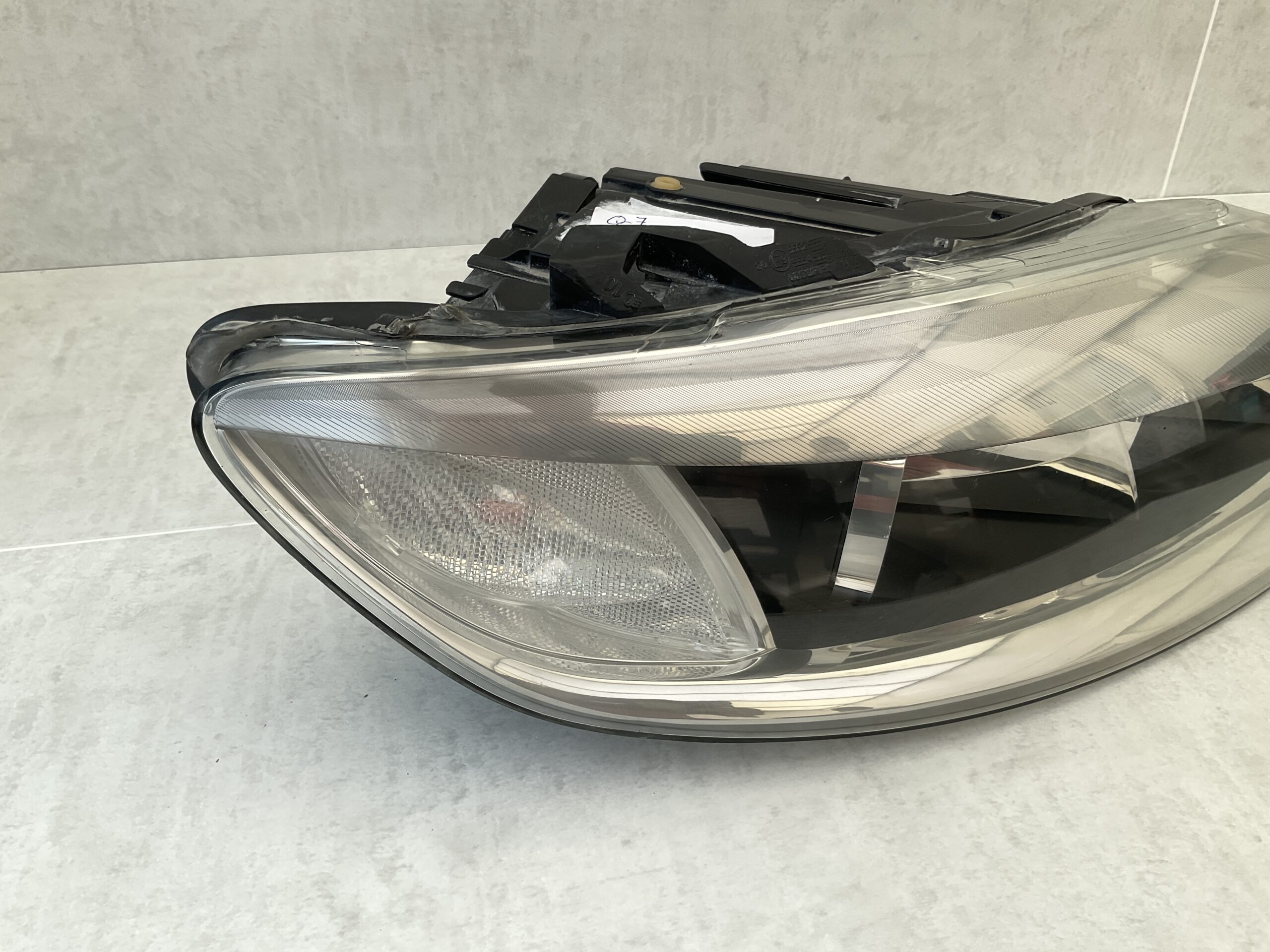 KOPLAMP AUDI Q7 XENON RECHTS A-8129