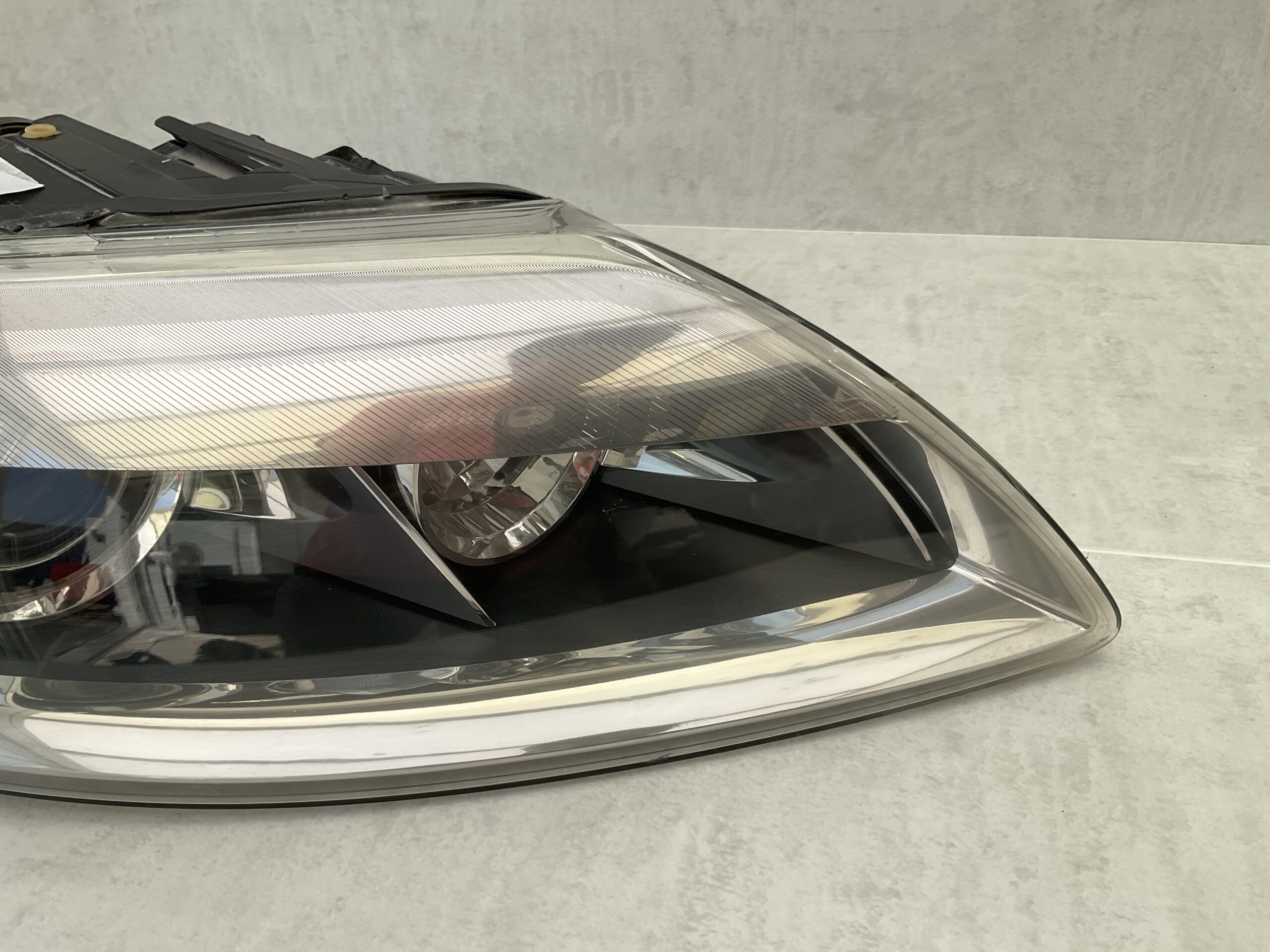 KOPLAMP AUDI Q7 XENON RECHTS A-8129