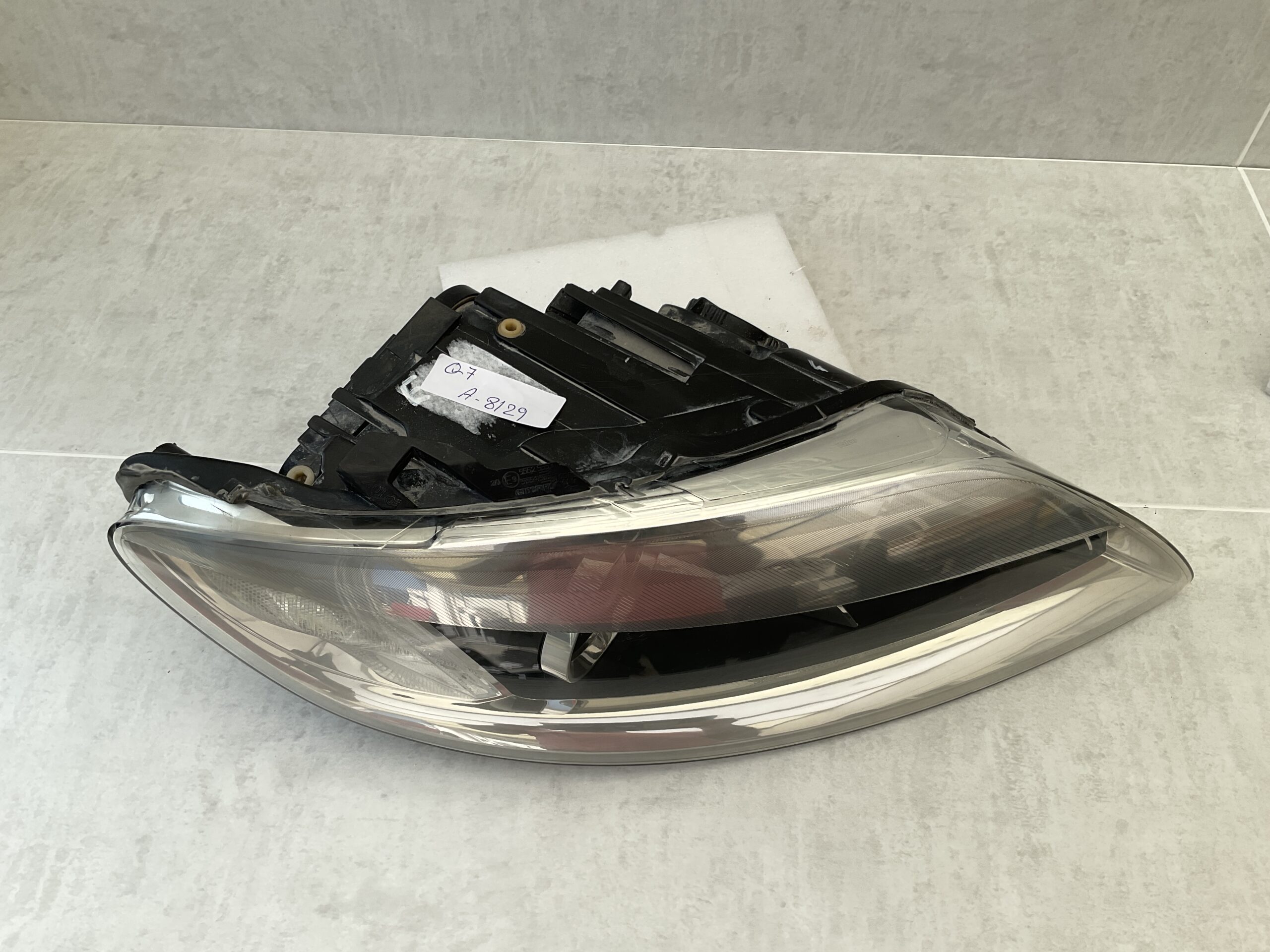 KOPLAMP AUDI Q7 XENON RECHTS A-8129