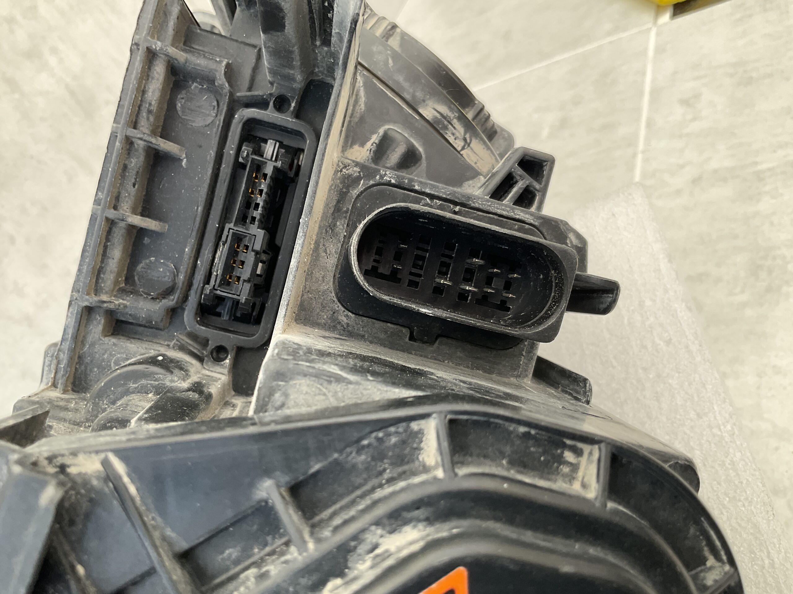 KOPLAMP AUDI Q7 XENON RECHTS A-8129