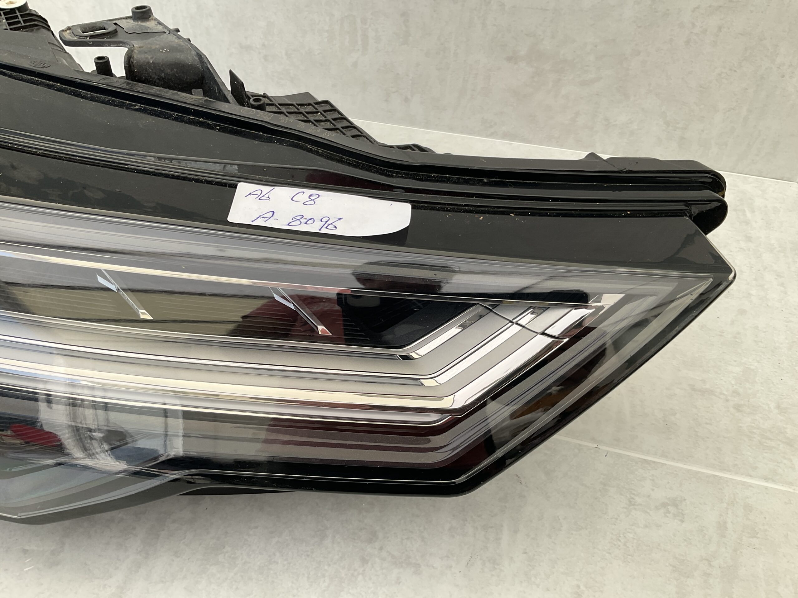 KOPLAMP AUDI A6 C8 MATRIX LED 4K0941036 RECHTS A-8096