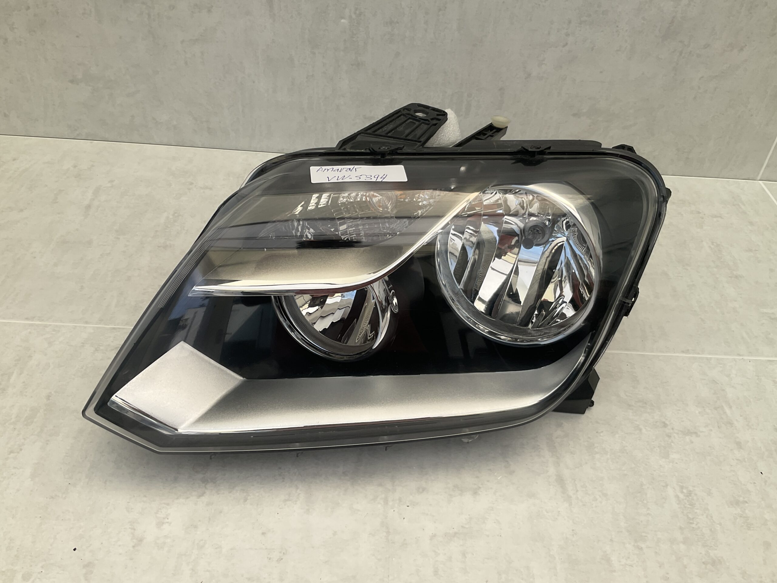 KOPLAMP VOLKSWAGEN AMAROK HALOGEEN LIGHT LINKS VW-5394