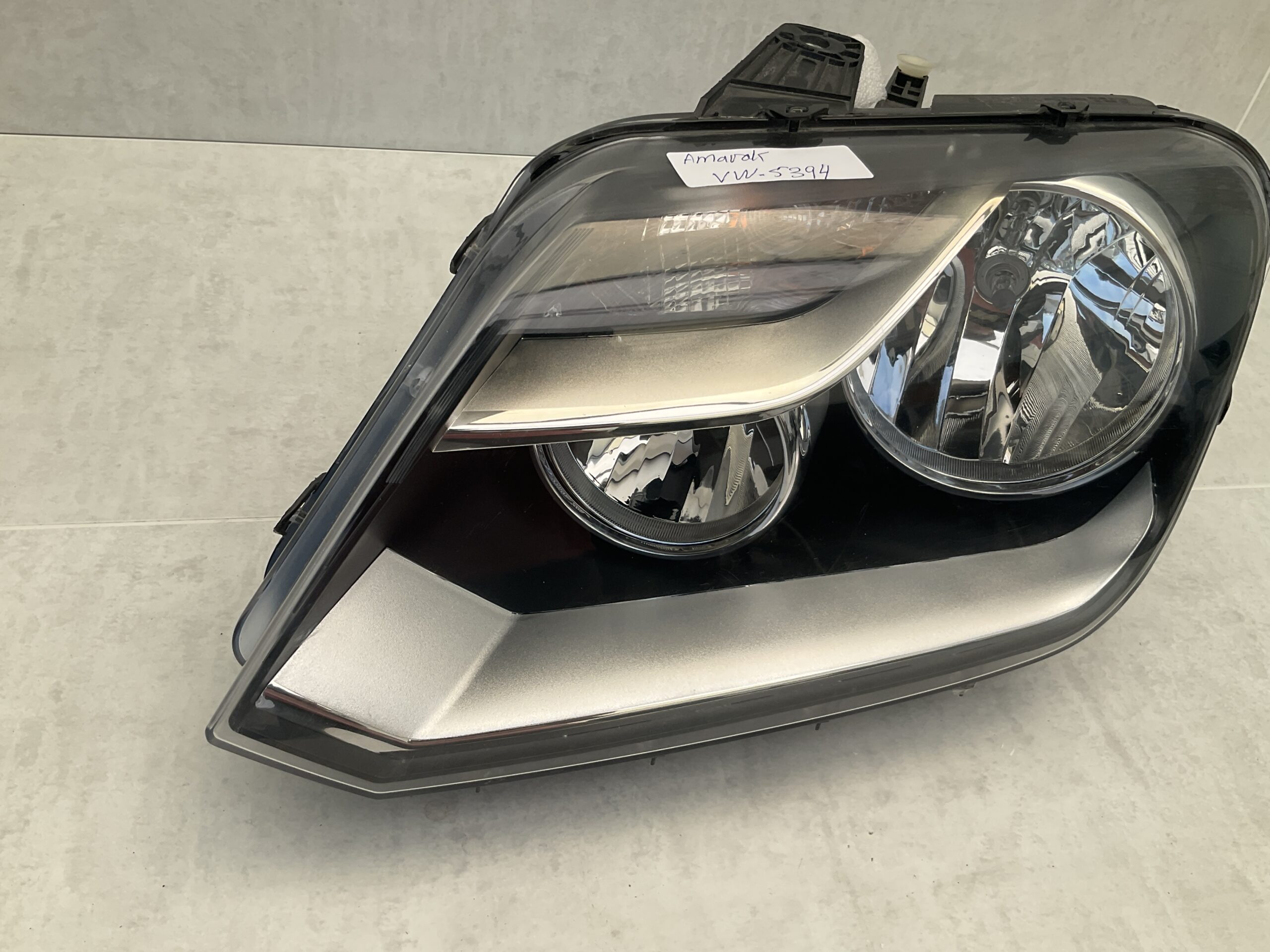 KOPLAMP VOLKSWAGEN AMAROK HALOGEEN LIGHT LINKS VW-5394