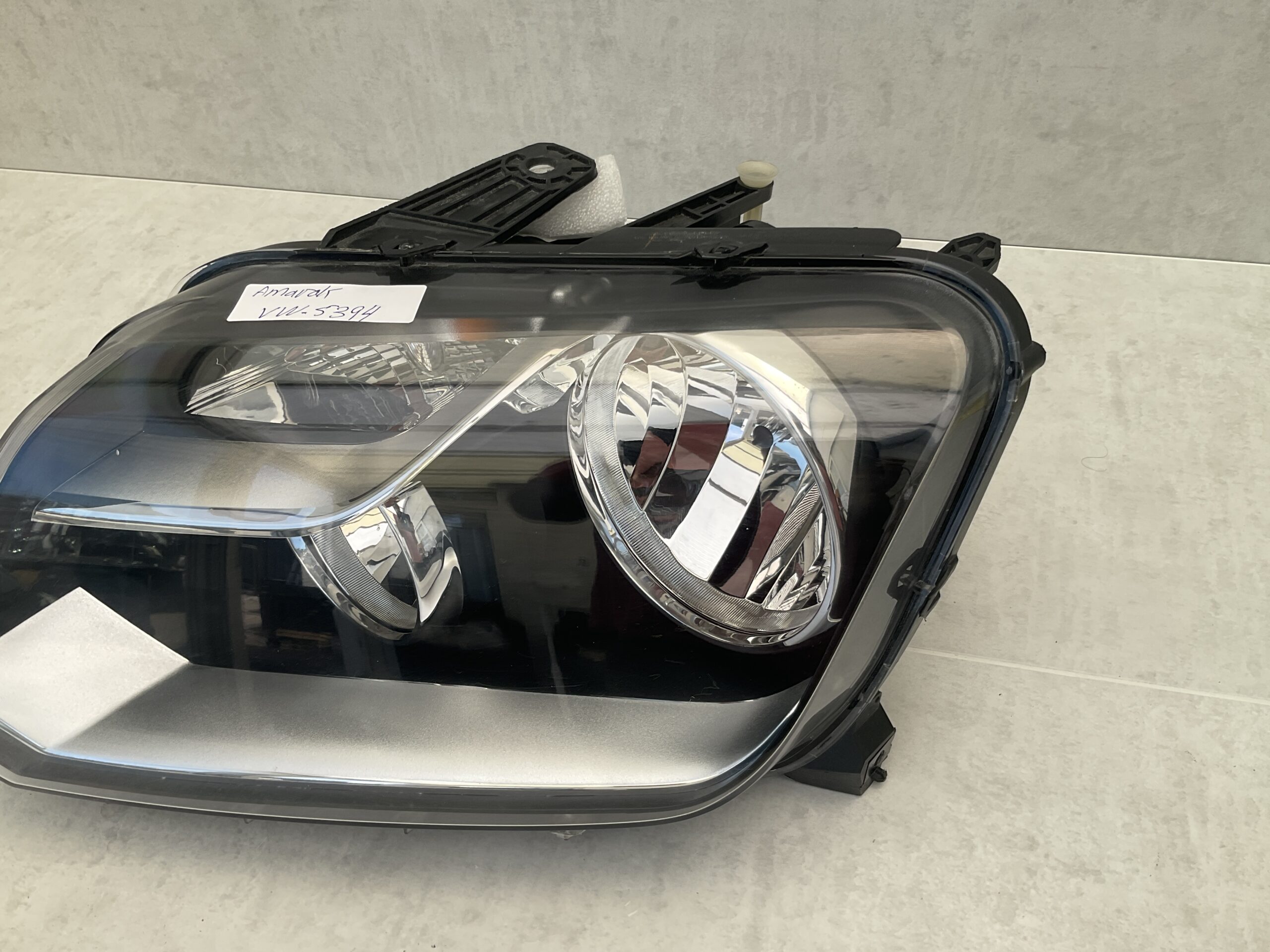 KOPLAMP VOLKSWAGEN AMAROK HALOGEEN LIGHT LINKS VW-5394
