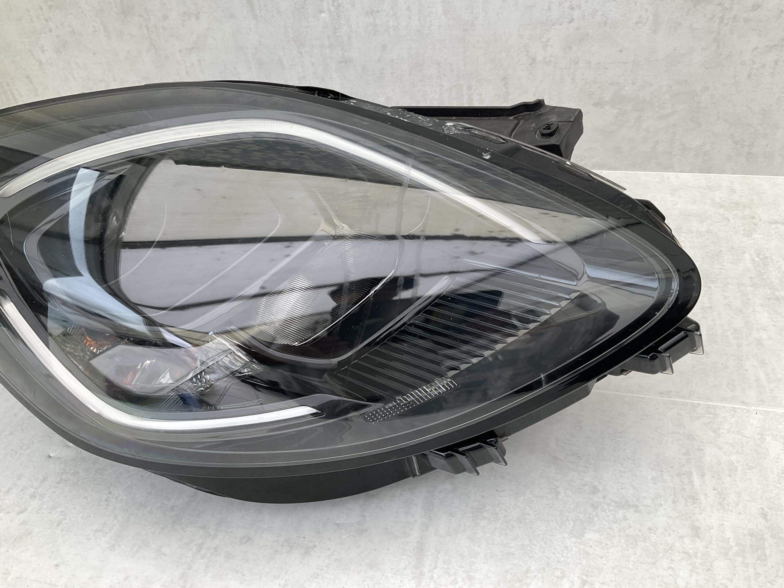 KOPLAMP FORD PUMA LED L90202381 BX726 ( oortje stuk ) RECHTS FO-4379
