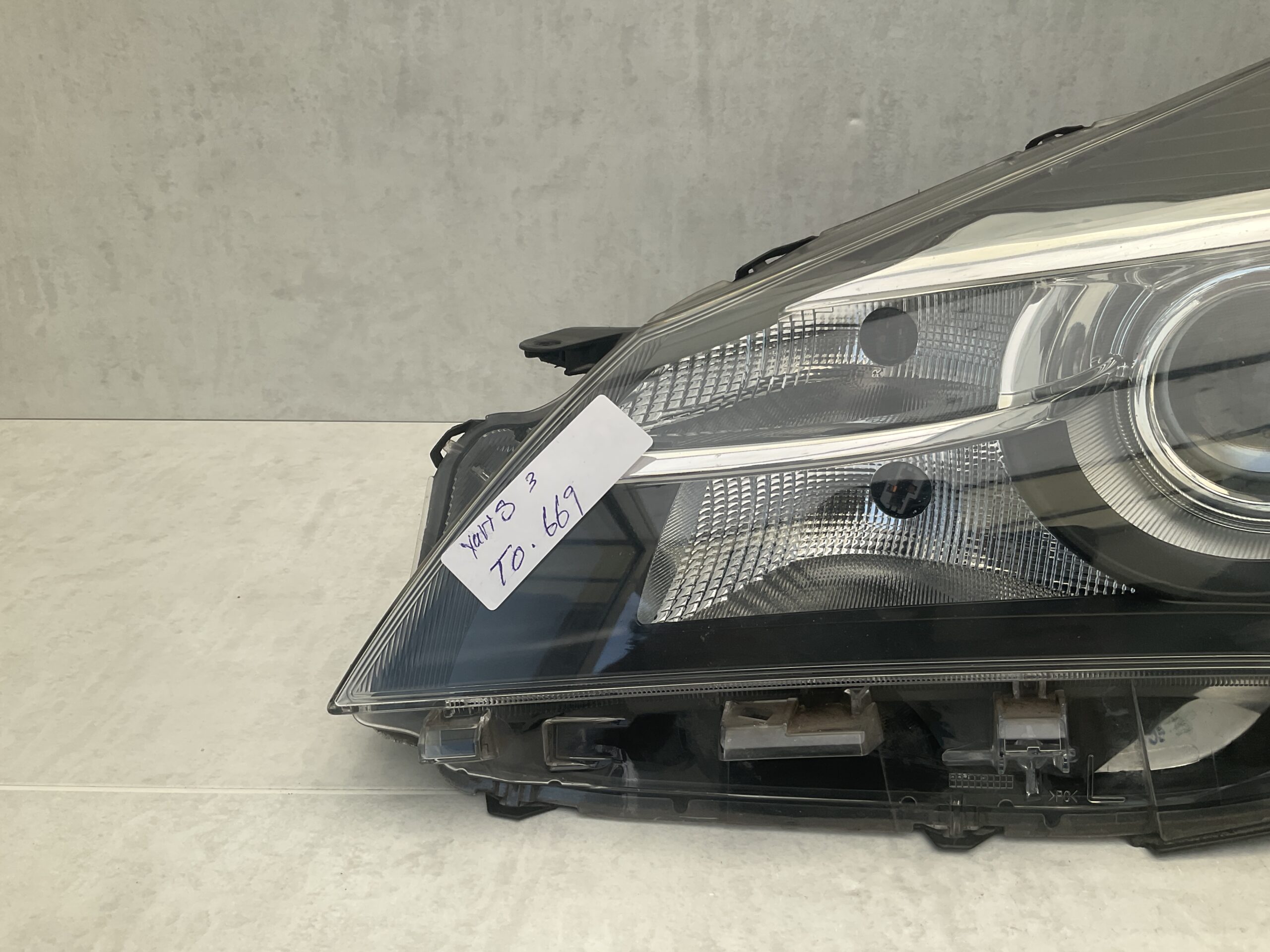 KOPLAMP TOYOTA YARIS 3 FACELIFT 14-17 HALOGEEN LINKS TO-669