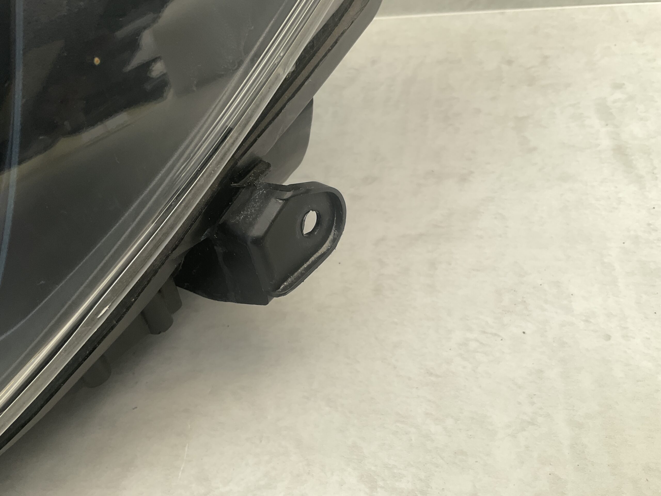 KOPLAMP TOYOTA YARIS 3 FACELIFT 14-17 HALOGEEN LINKS TO-669