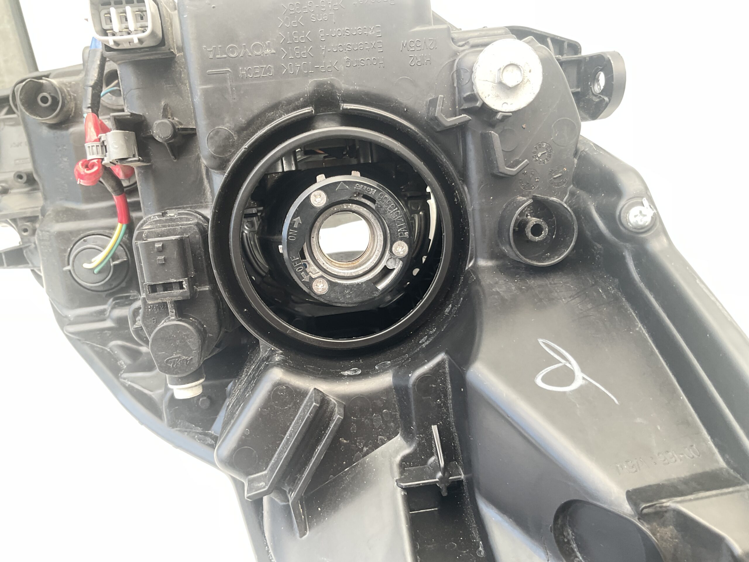 KOPLAMP TOYOTA YARIS 3 FACELIFT 14-17 HALOGEEN LINKS TO-669