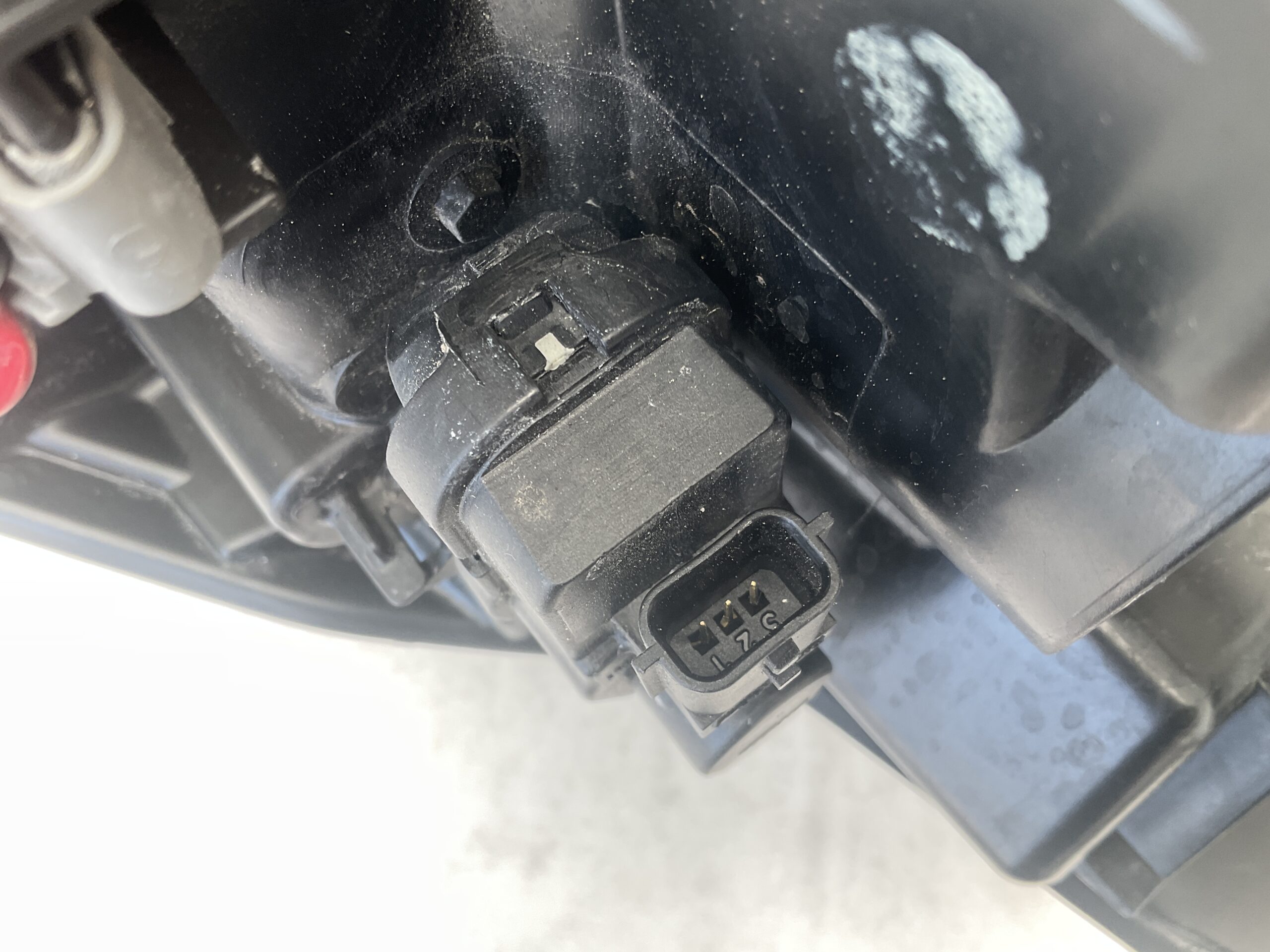 KOPLAMP TOYOTA YARIS 3 FACELIFT 14-17 HALOGEEN LINKS TO-669