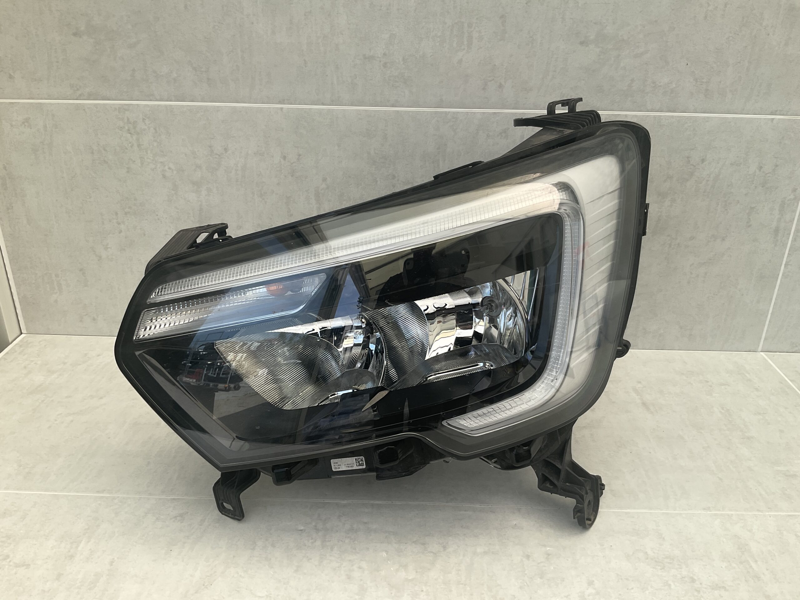 KOPLAMP RENAULT MASTER III FACELIFT 19-24 LED 260607867R LINKS RE-671A