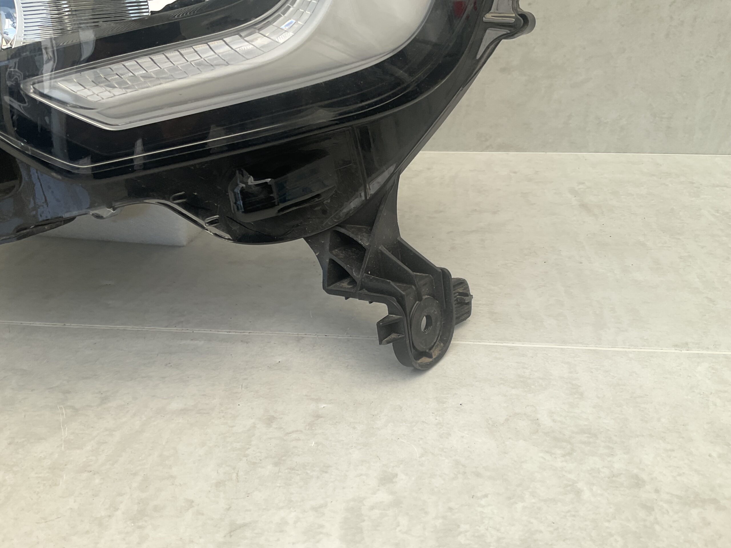 KOPLAMP RENAULT MASTER III FACELIFT 19-24 LED 260607867R LINKS RE-671A