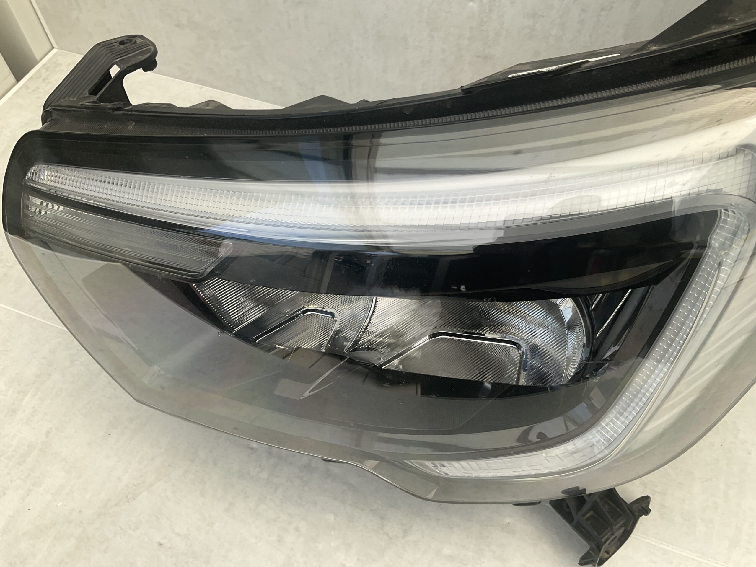 KOPLAMP RENAULT MASTER III FACELIFT 19-24 LED 260607867R LINKS RE-671A