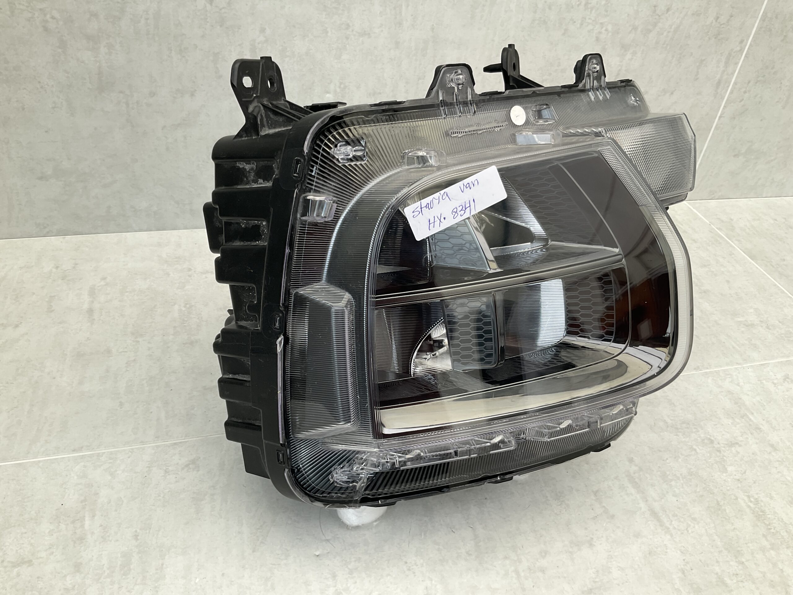 KOPLAMP HYUNDAI STARIA VAN 92102CG100 CG921-61080 H05R US4 RECHTS HY-8341