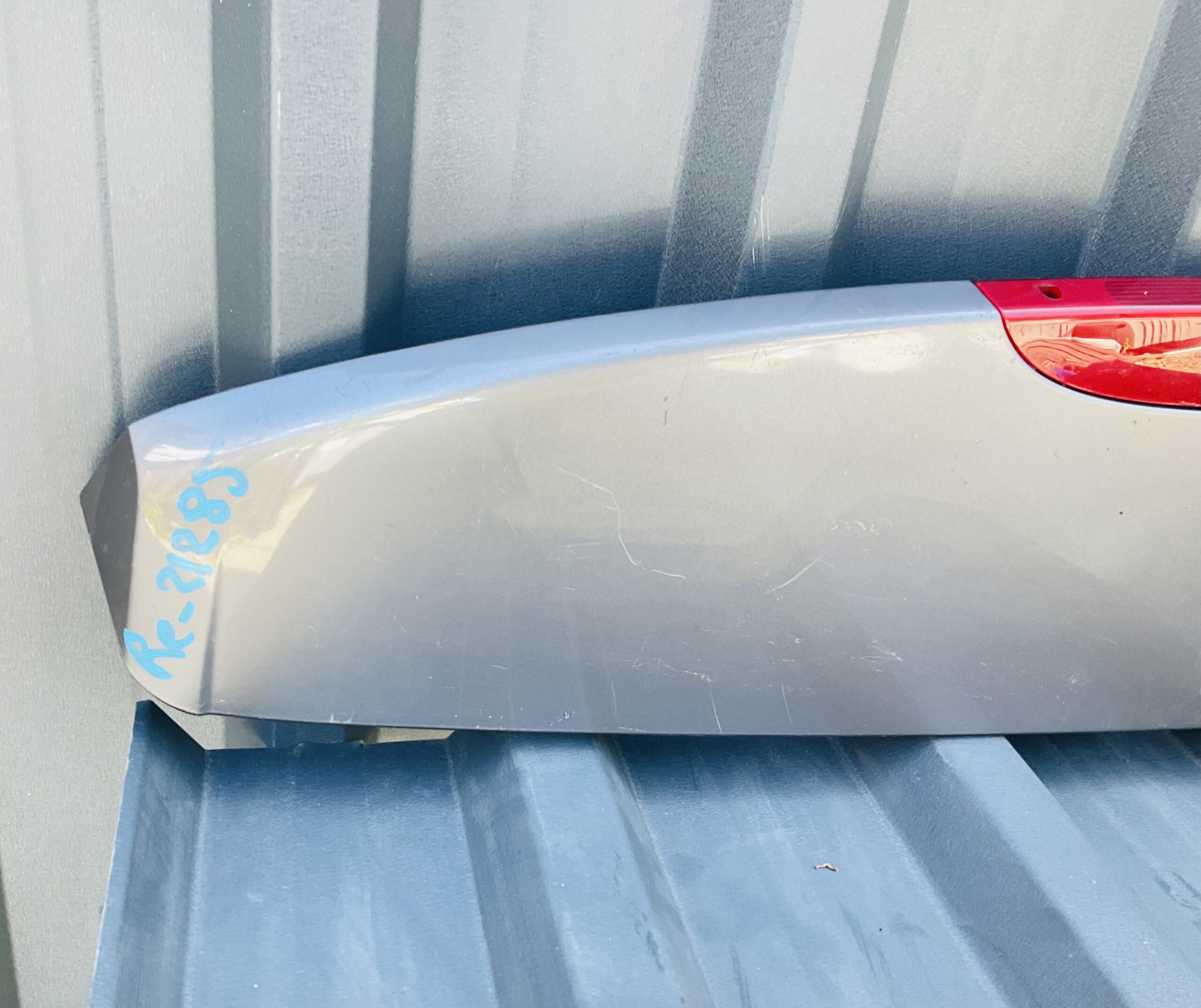 Achterklep Spoiler Renault Clio 8200883016 Kofferklep Houder RE/21285
