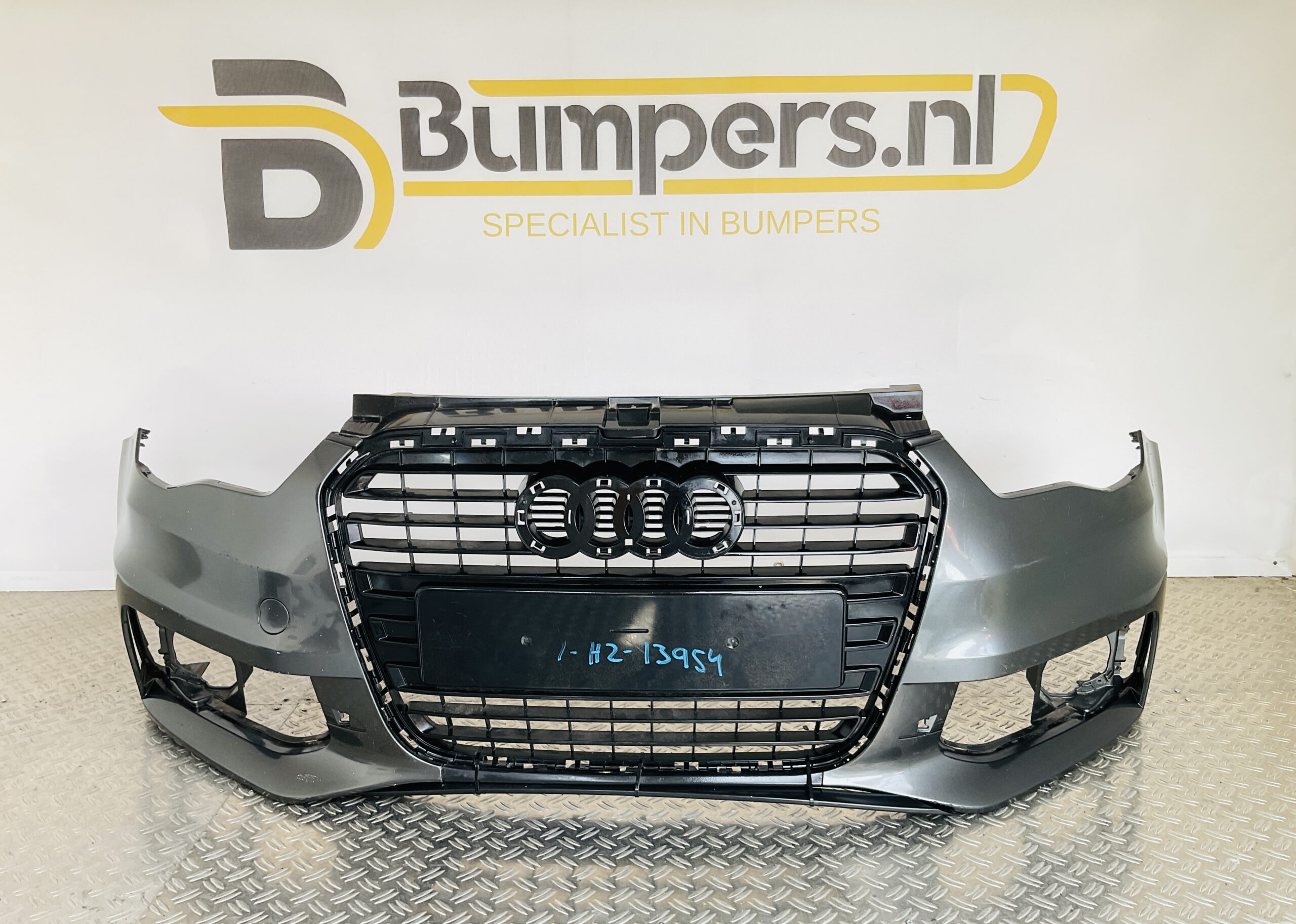 Bumper Audi A1 8X0 Sline S-Line 10-15 8X0807437D Voorbumper 1-H2-13954z