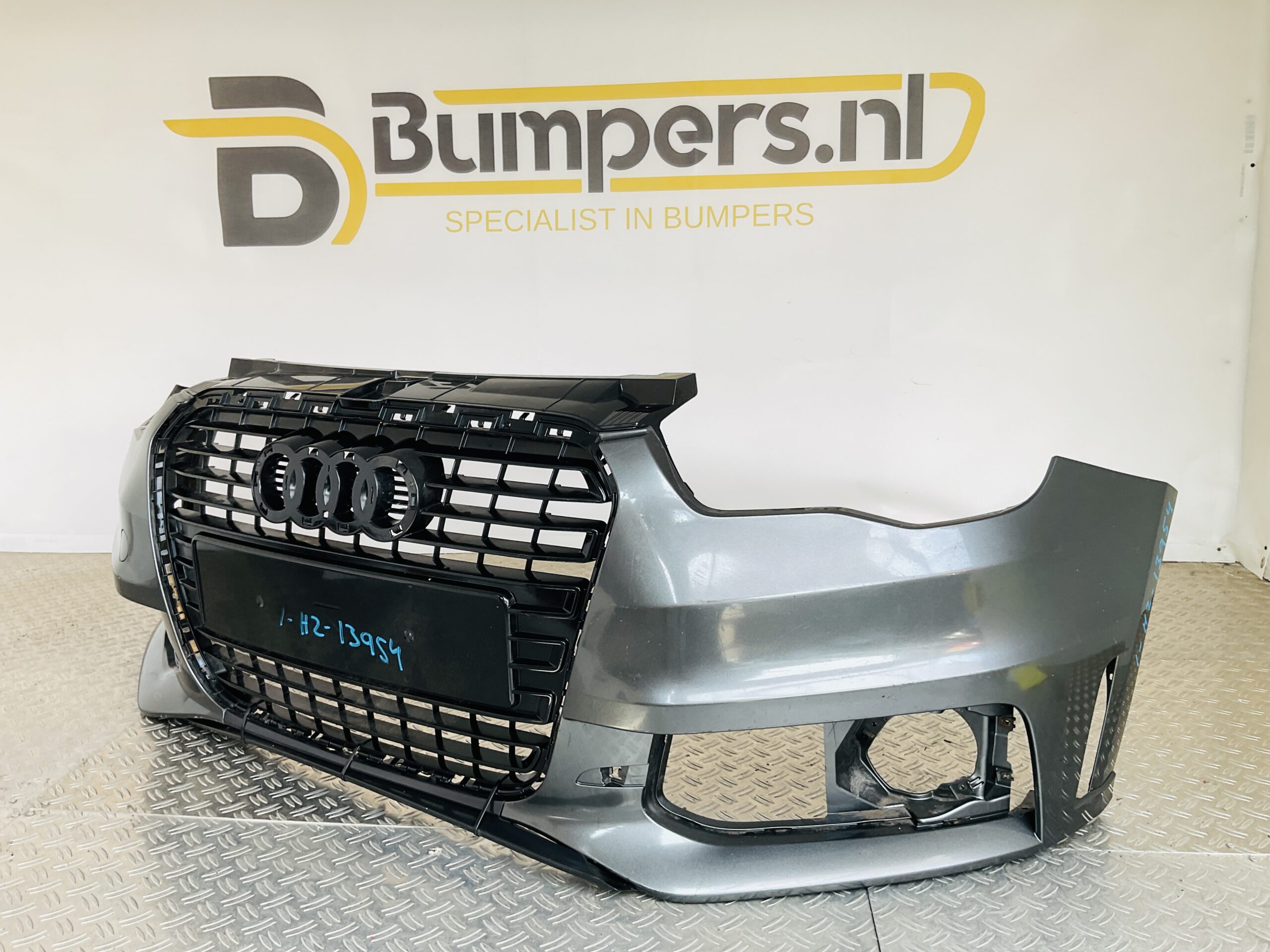Bumper Audi A1 8X0 Sline S-Line 10-15 8X0807437D Voorbumper 1-H2-13954z