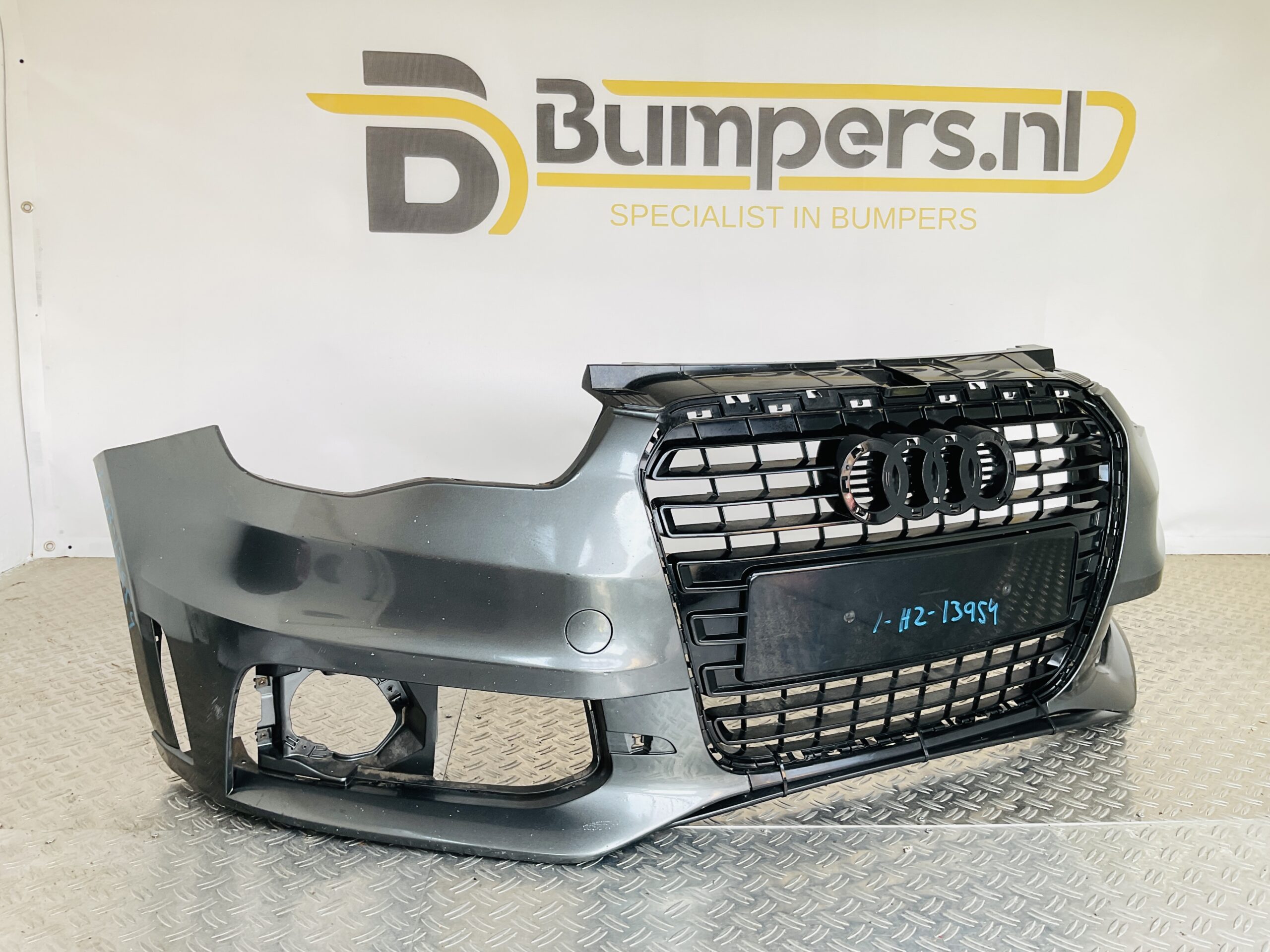 Bumper Audi A1 8X0 Sline S-Line 10-15 8X0807437D Voorbumper 1-H2-13954z