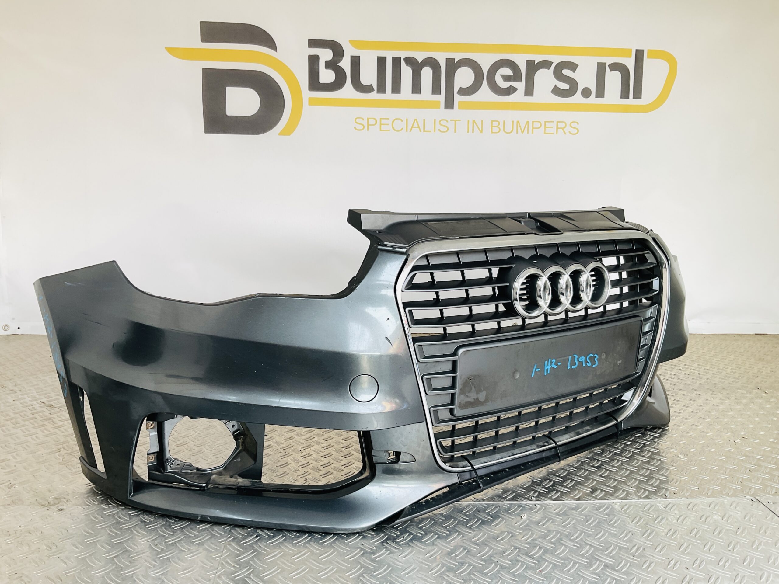 Bumper Audi A1 8X0 Sline S-Line 10-15 8X0807437D Voorbumper 1-H2-13953z