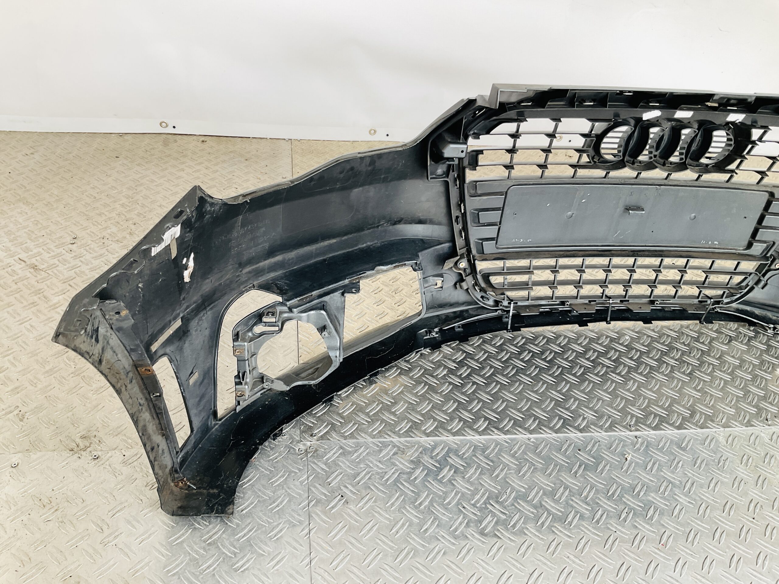 Bumper Audi A1 8X0 Sline S-Line 10-15 8X0807437D Voorbumper 1-H2-13953z