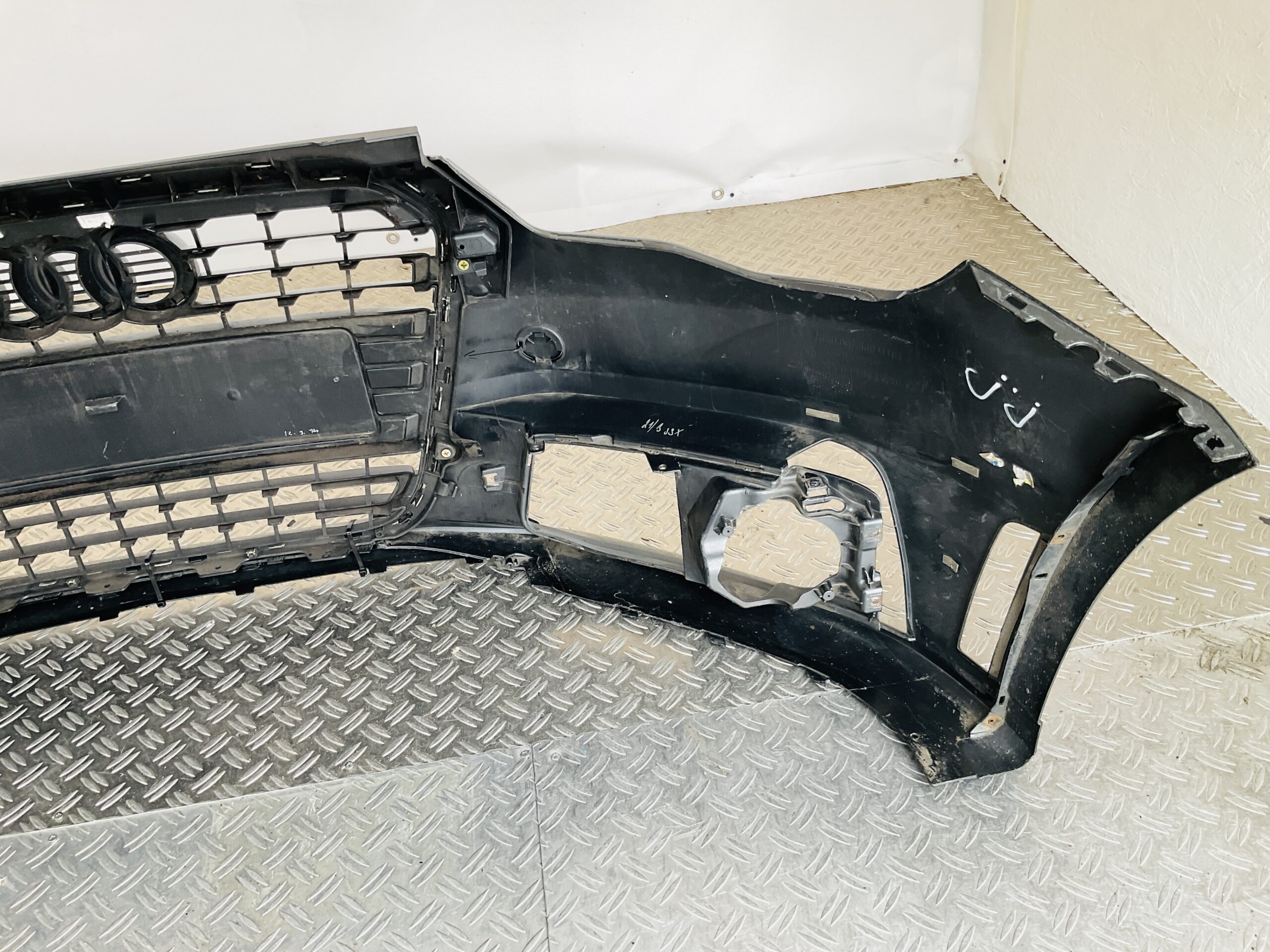 Bumper Audi A1 8X0 Sline S-Line 10-15 8X0807437D Voorbumper 1-H2-13953z