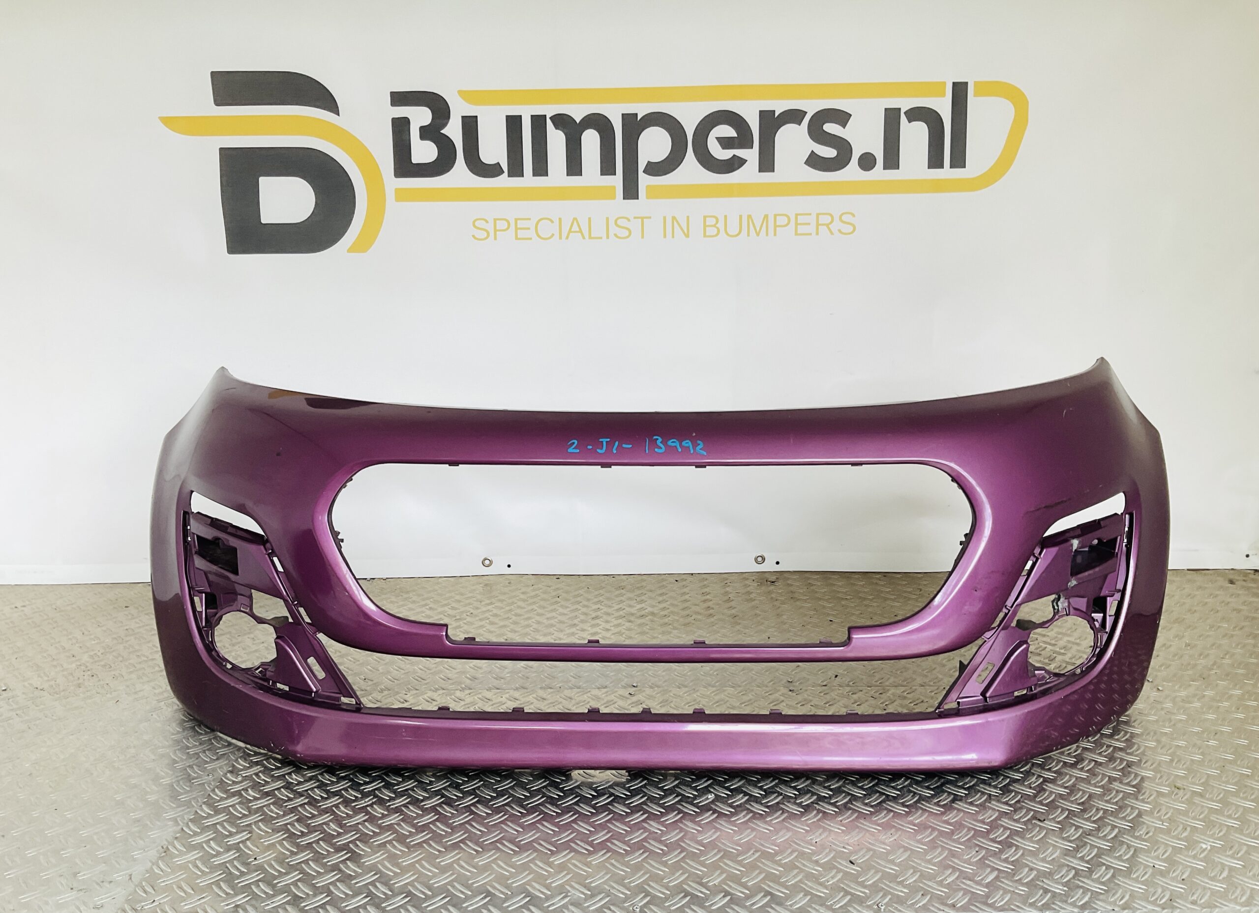 Bumper Peugeot 107 Facelift 11-14 52119-0H120 Voorbumper 2-J1-13992z