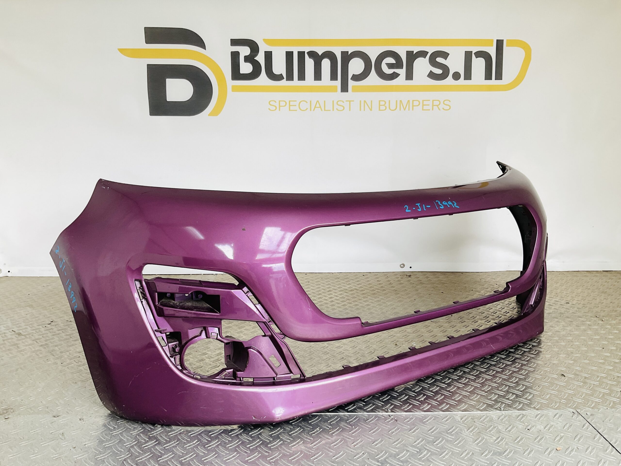 Bumper Peugeot 107 Facelift 11-14 52119-0H120 Voorbumper 2-J1-13992z