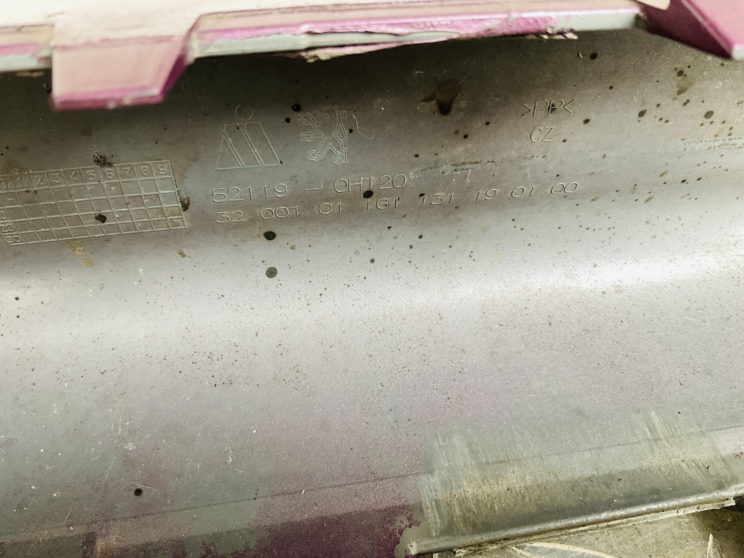 Bumper Peugeot 107 Facelift 11-14 52119-0H120 Voorbumper 2-J1-13992z