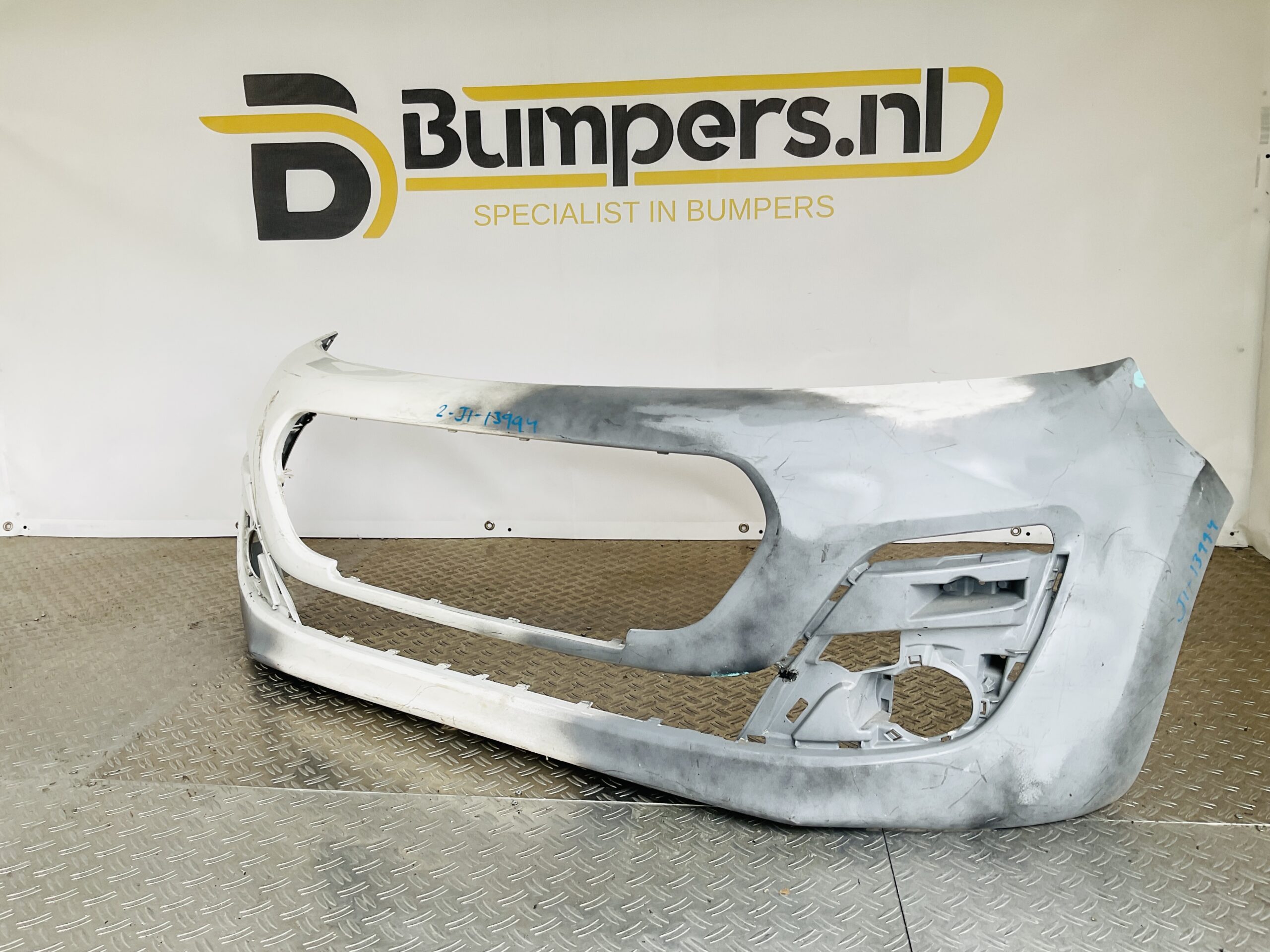 Bumper Peugeot 107 Facelift 11-14 52119-0H120 Voorbumper 2-J1-13994z