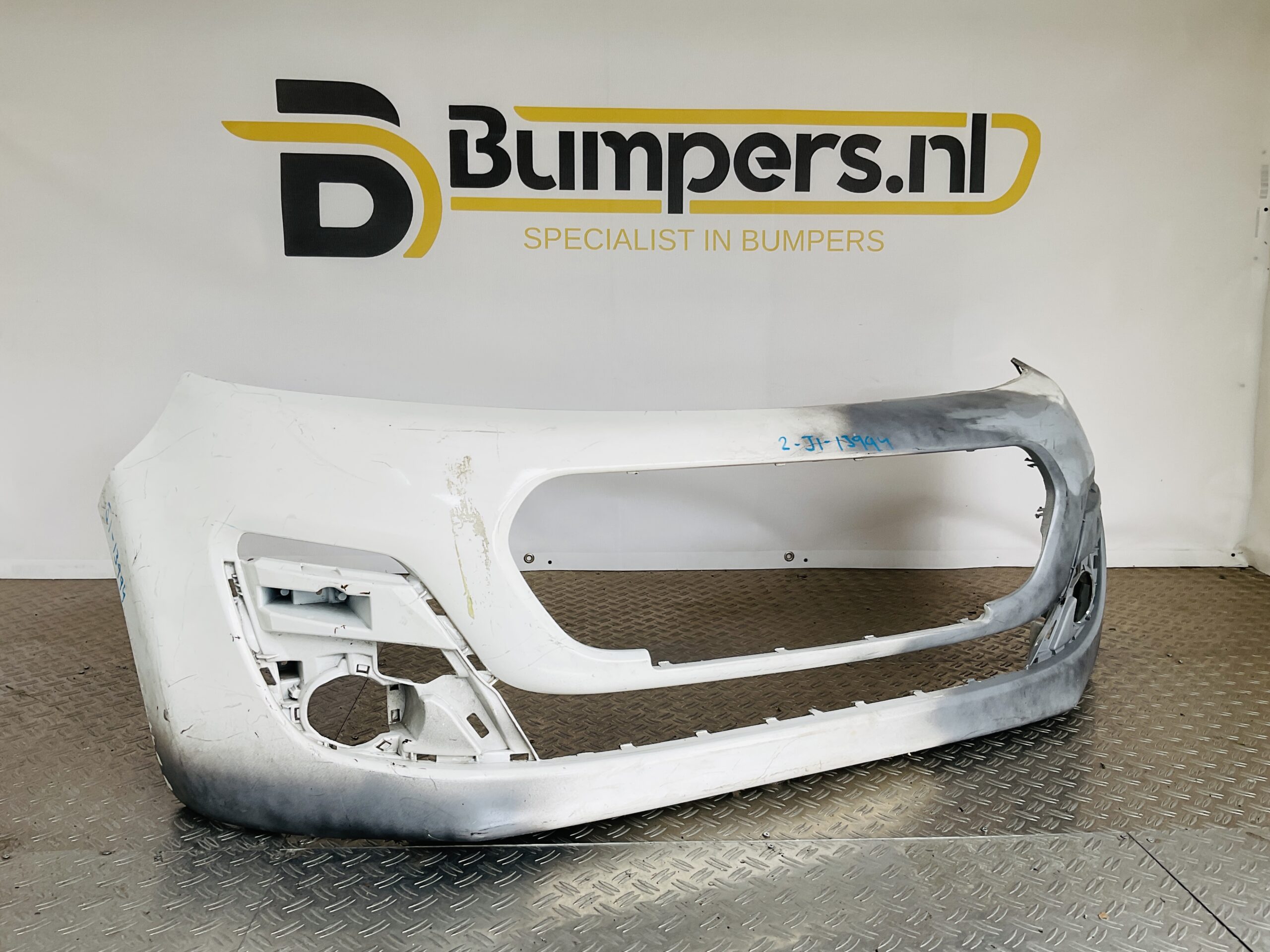 Bumper Peugeot 107 Facelift 11-14 52119-0H120 Voorbumper 2-J1-13994z
