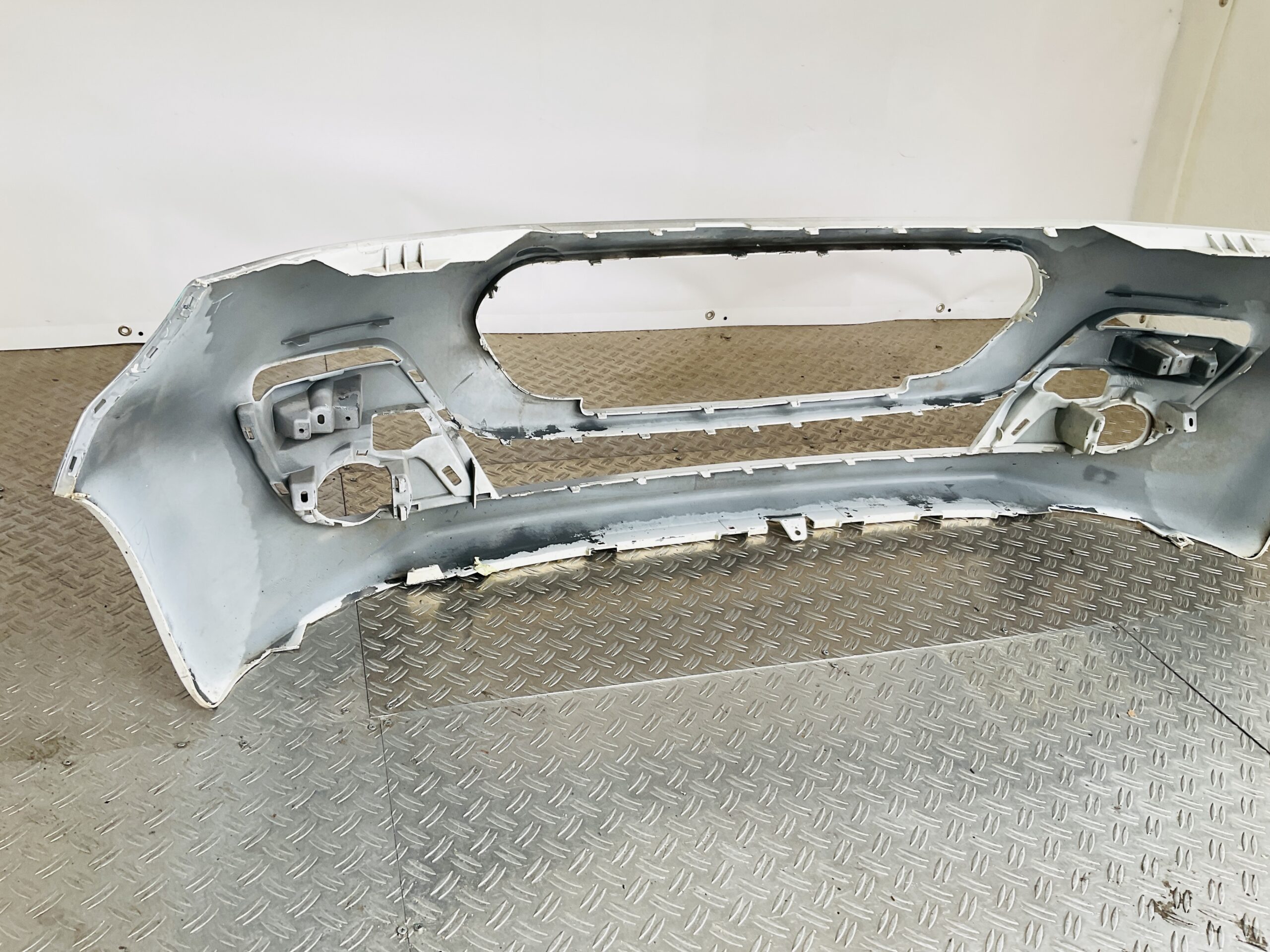 Bumper Peugeot 107 Facelift 11-14 52119-0H120 Voorbumper 2-J1-13994z