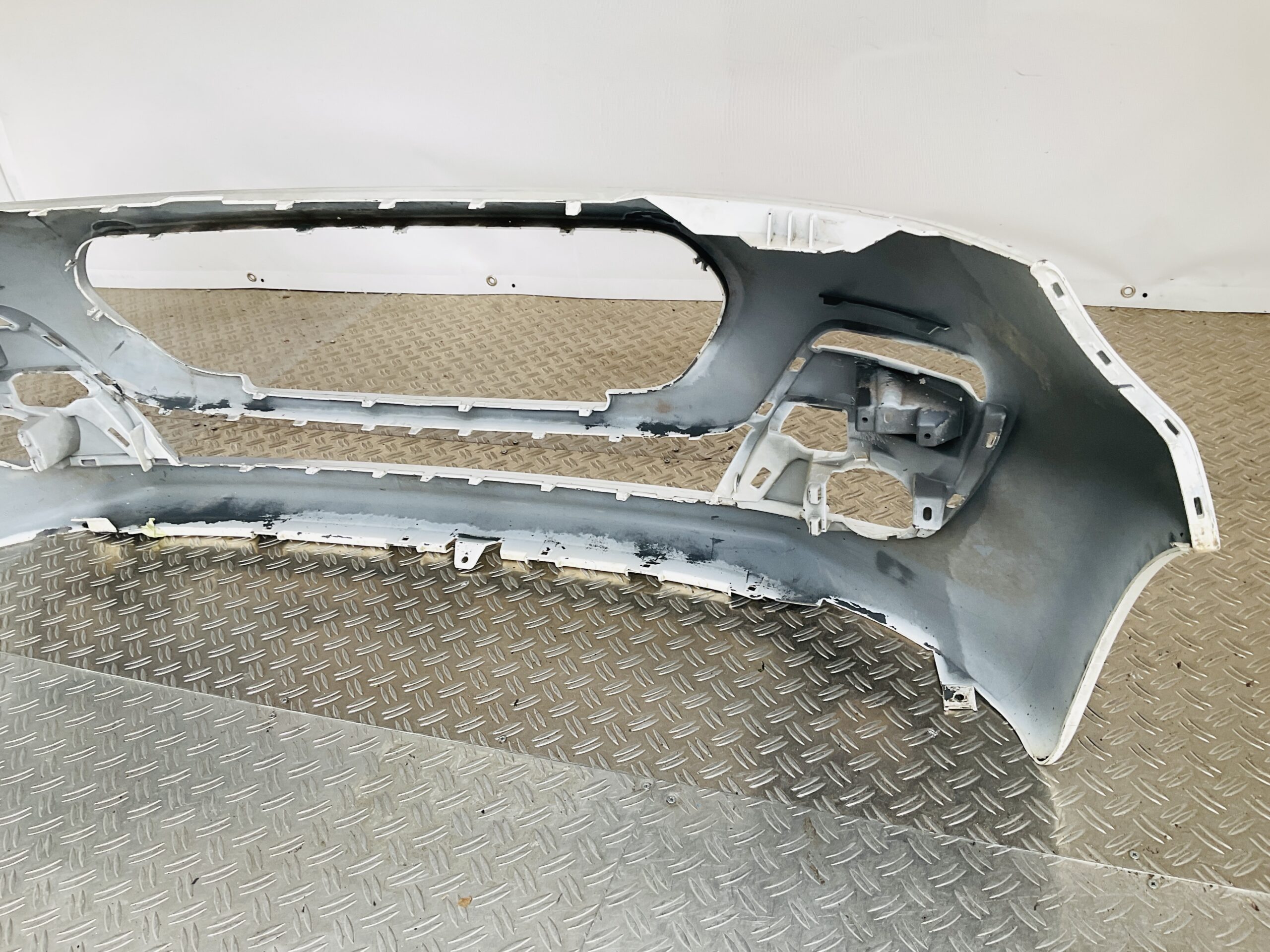 Bumper Peugeot 107 Facelift 11-14 52119-0H120 Voorbumper 2-J1-13994z