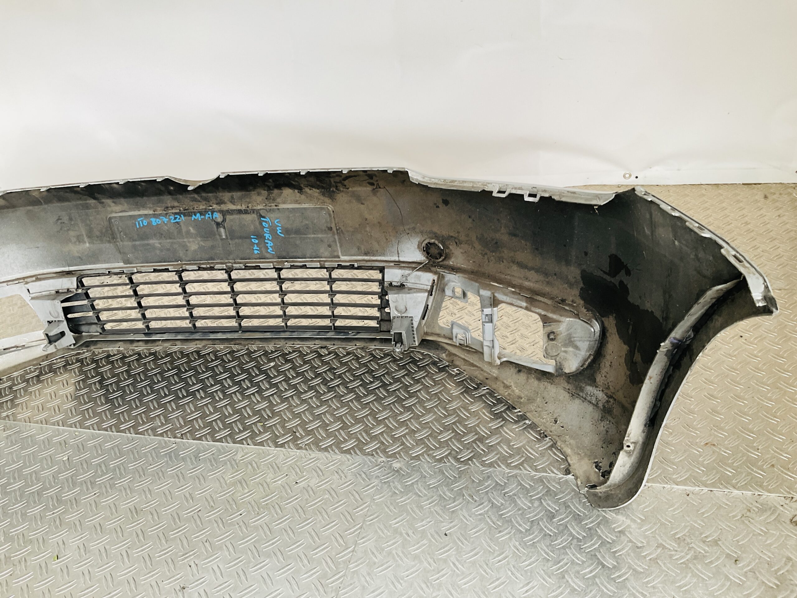 Bumper Volkswagen Touran 10-16 1T0807221 M-AA Voorbumper 1-B8-14002z