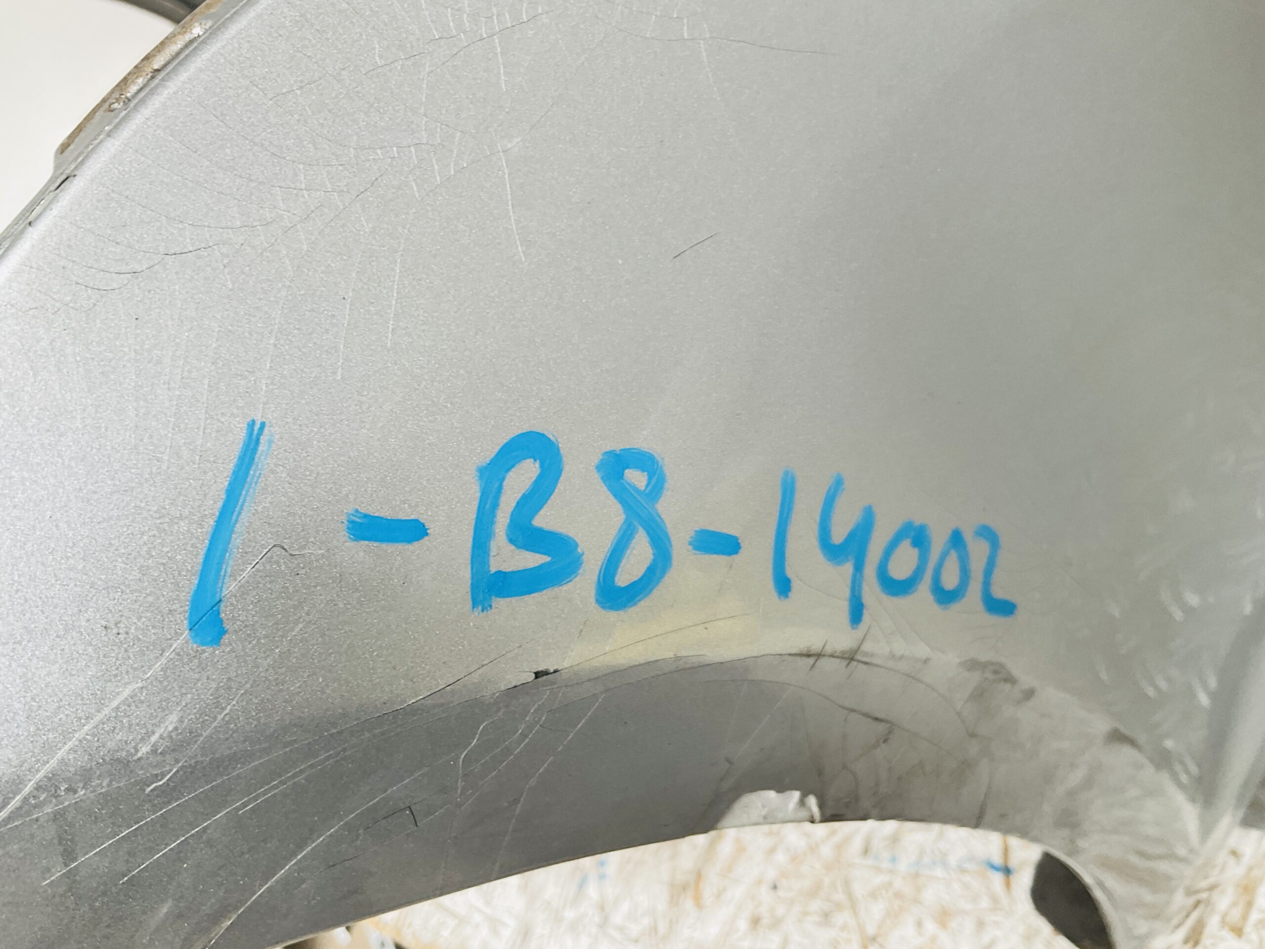 Bumper Volkswagen Touran 10-16 1T0807221 M-AA Voorbumper 1-B8-14002z