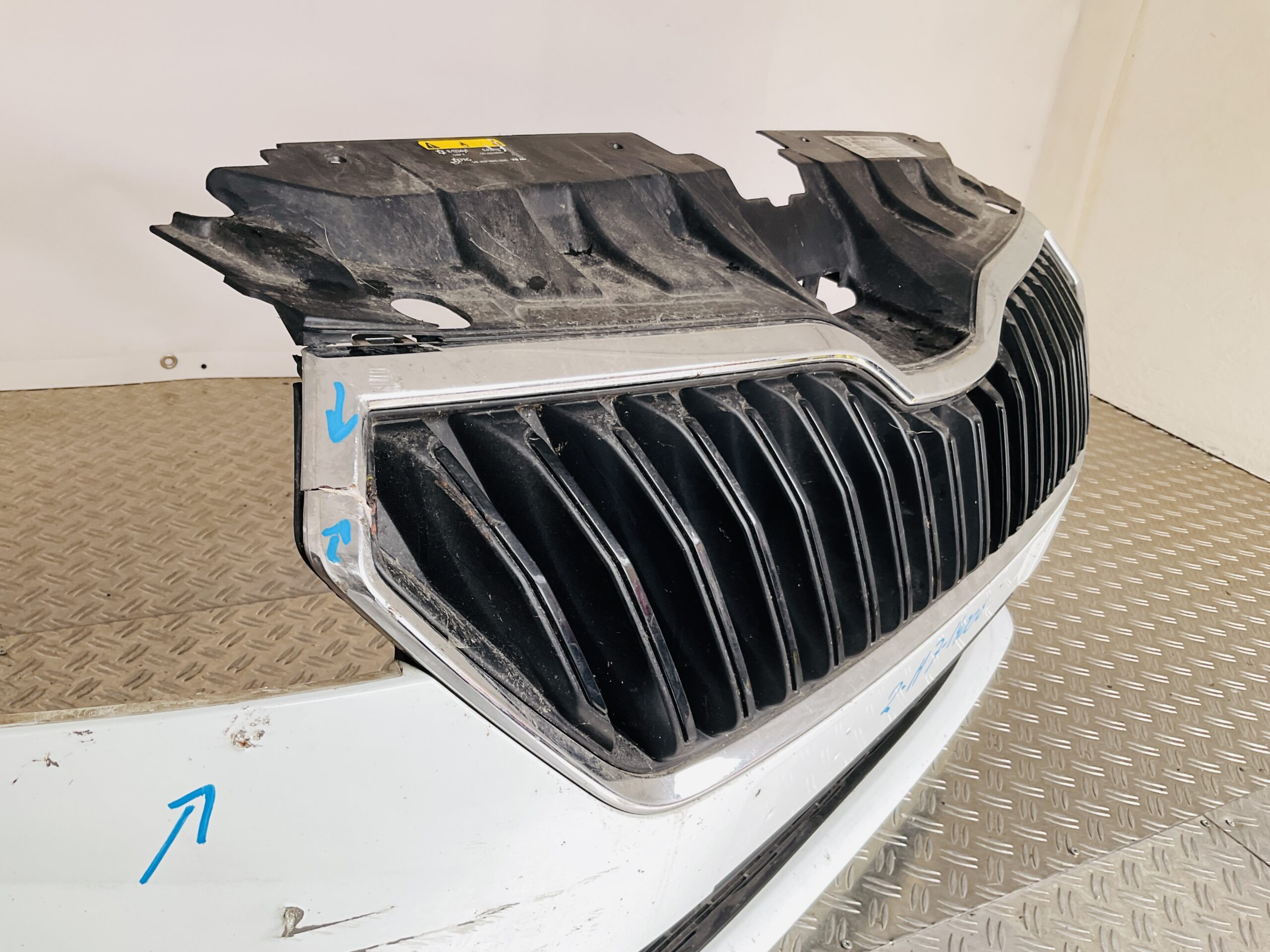 Bumper Skoda Fabia Facelift 2019-2023 6V0807221F Voorbumper 2-H7-14006z