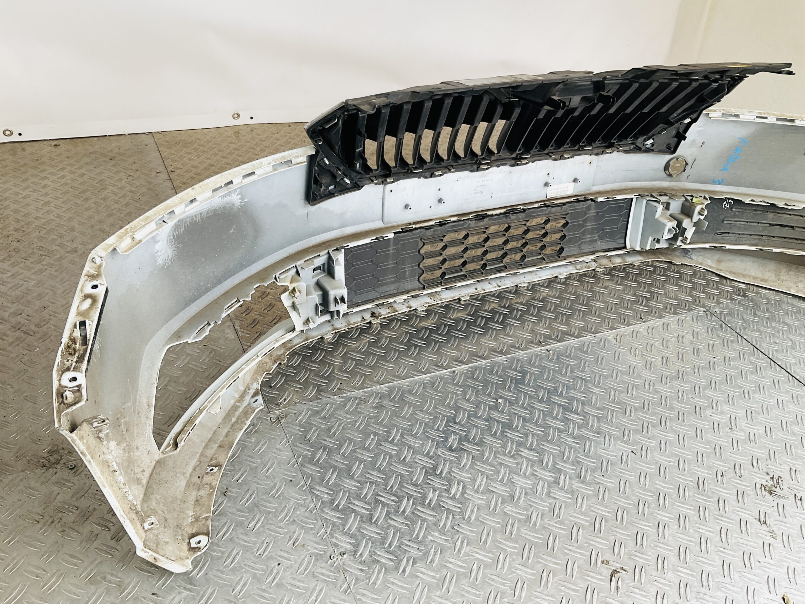 Bumper Skoda Fabia Facelift 2019-2023 6V0807221F Voorbumper 2-H7-14006z