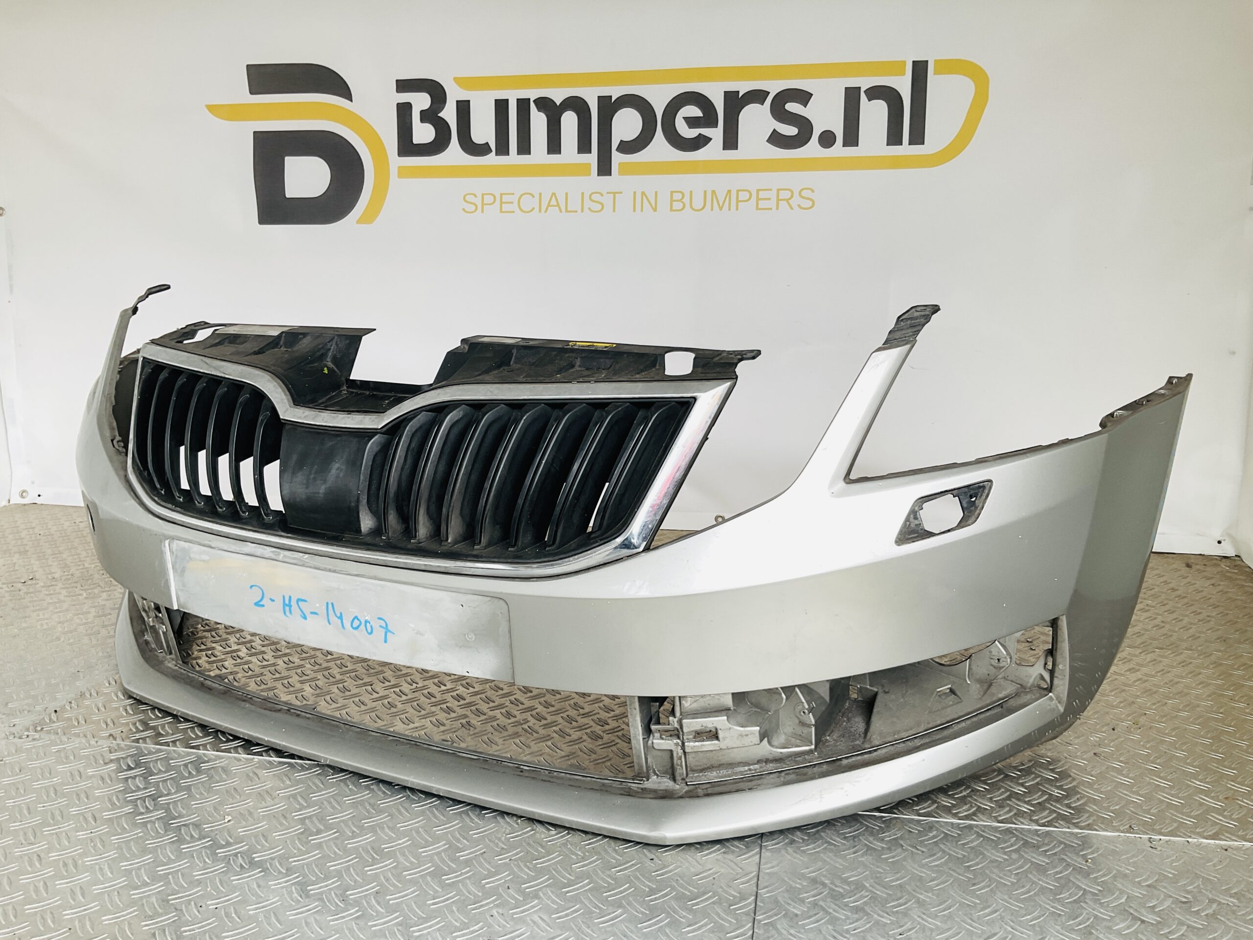 Bumper Skoda Octavia 3 Facelift kls 16-20 5E0807221n Voorbumper 2-H5-14007z