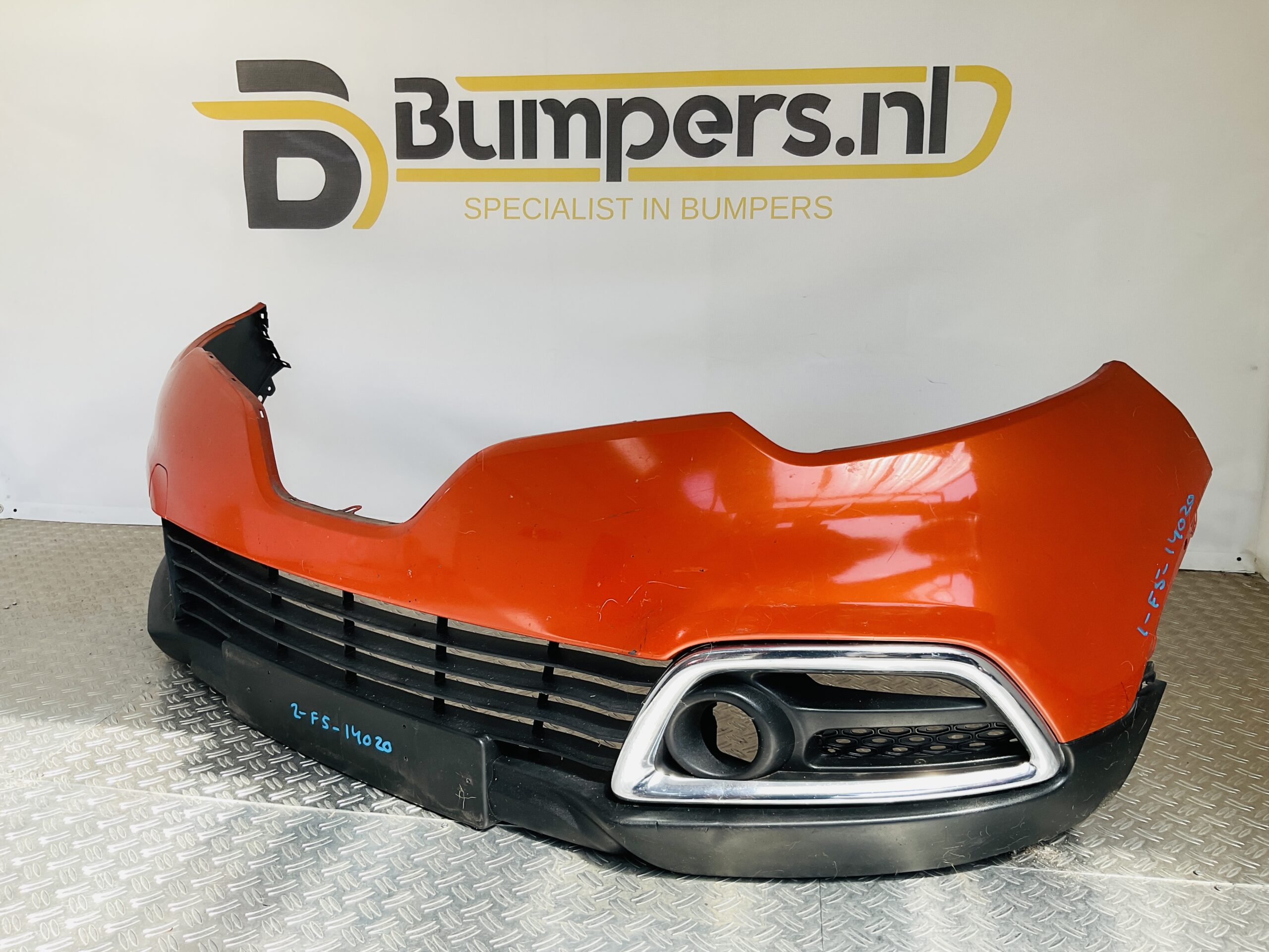 Bumper Renault Captur 2013-2016 620842933R Voorbumper 2-F5-14020z