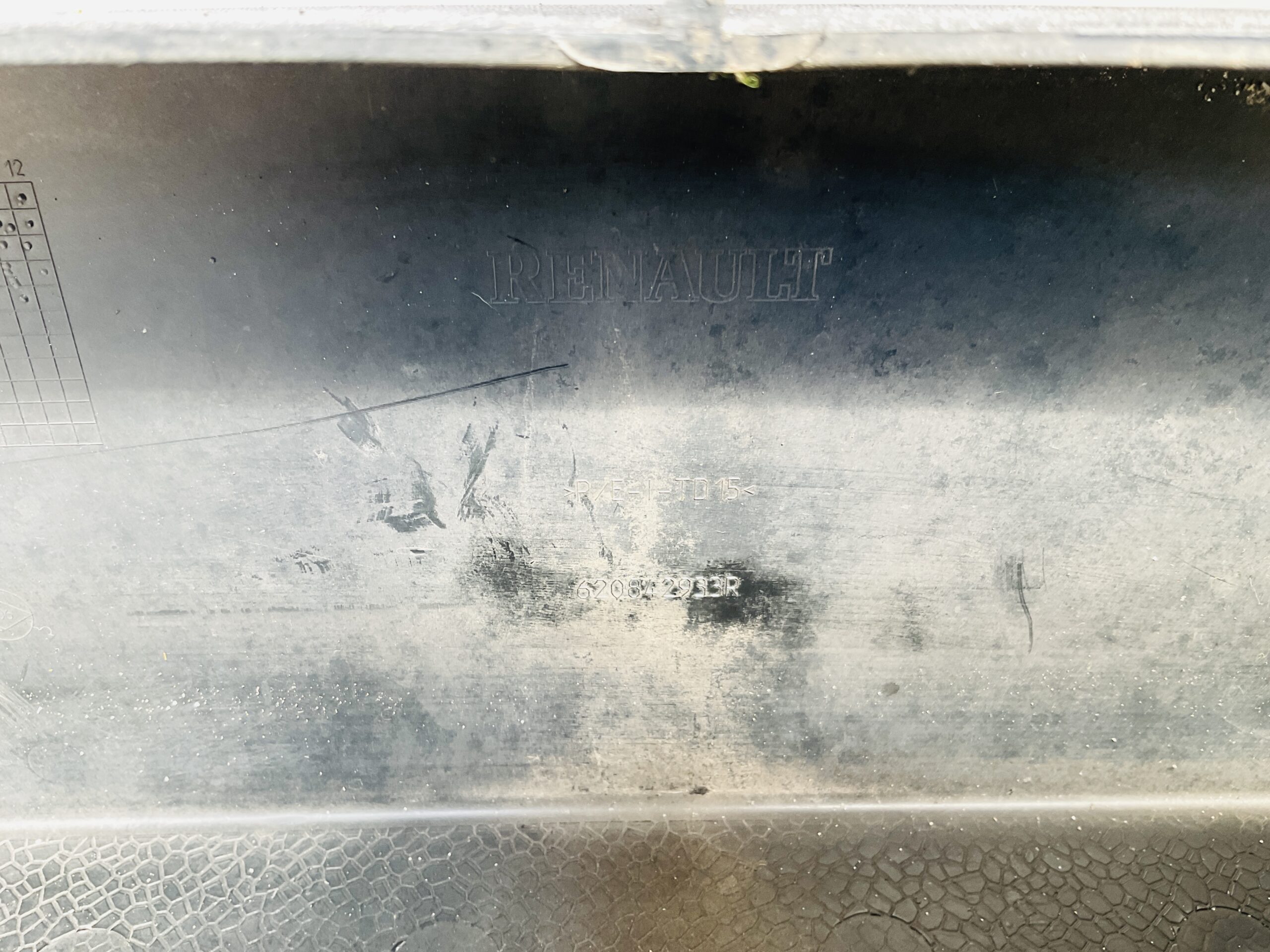 Bumper Renault Captur 2013-2016 620842933R Voorbumper 2-F5-14020z