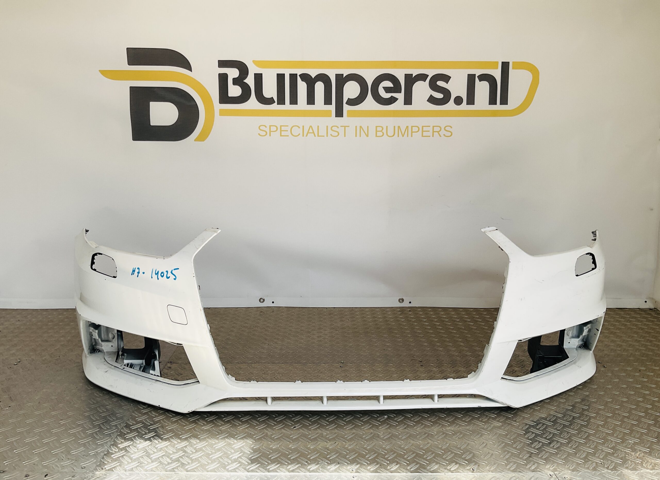 Bumper Audi A1 8xA Facelift Sline S-line 15-19 kls 8XA807437D Voorbumper 1-H7-14025z