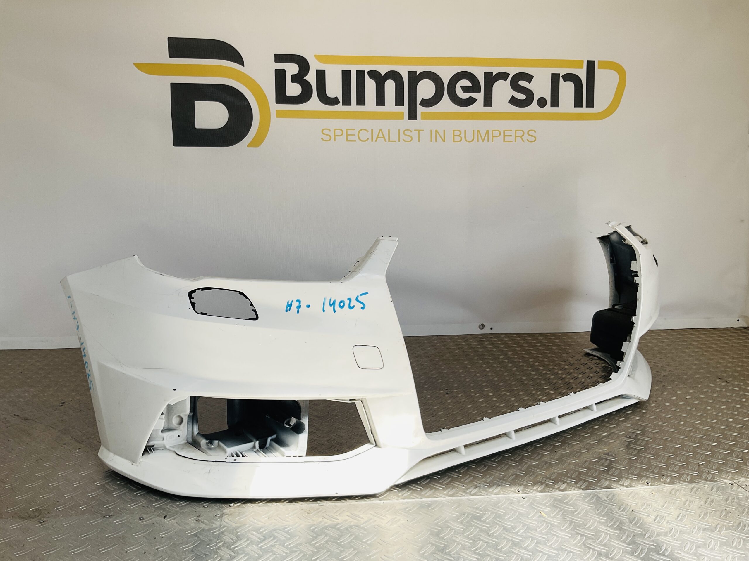 Bumper Audi A1 8xA Facelift Sline S-line 15-19 kls 8XA807437D Voorbumper 1-H7-14025z