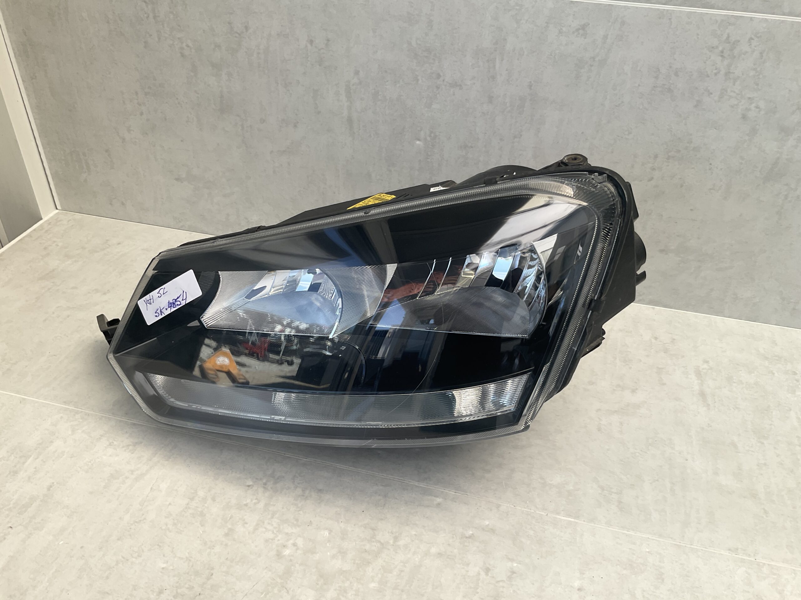 KOPLAMP SKODA YETI 5L H7 HALOGEEN 5L1941015D LINKS SK-4854