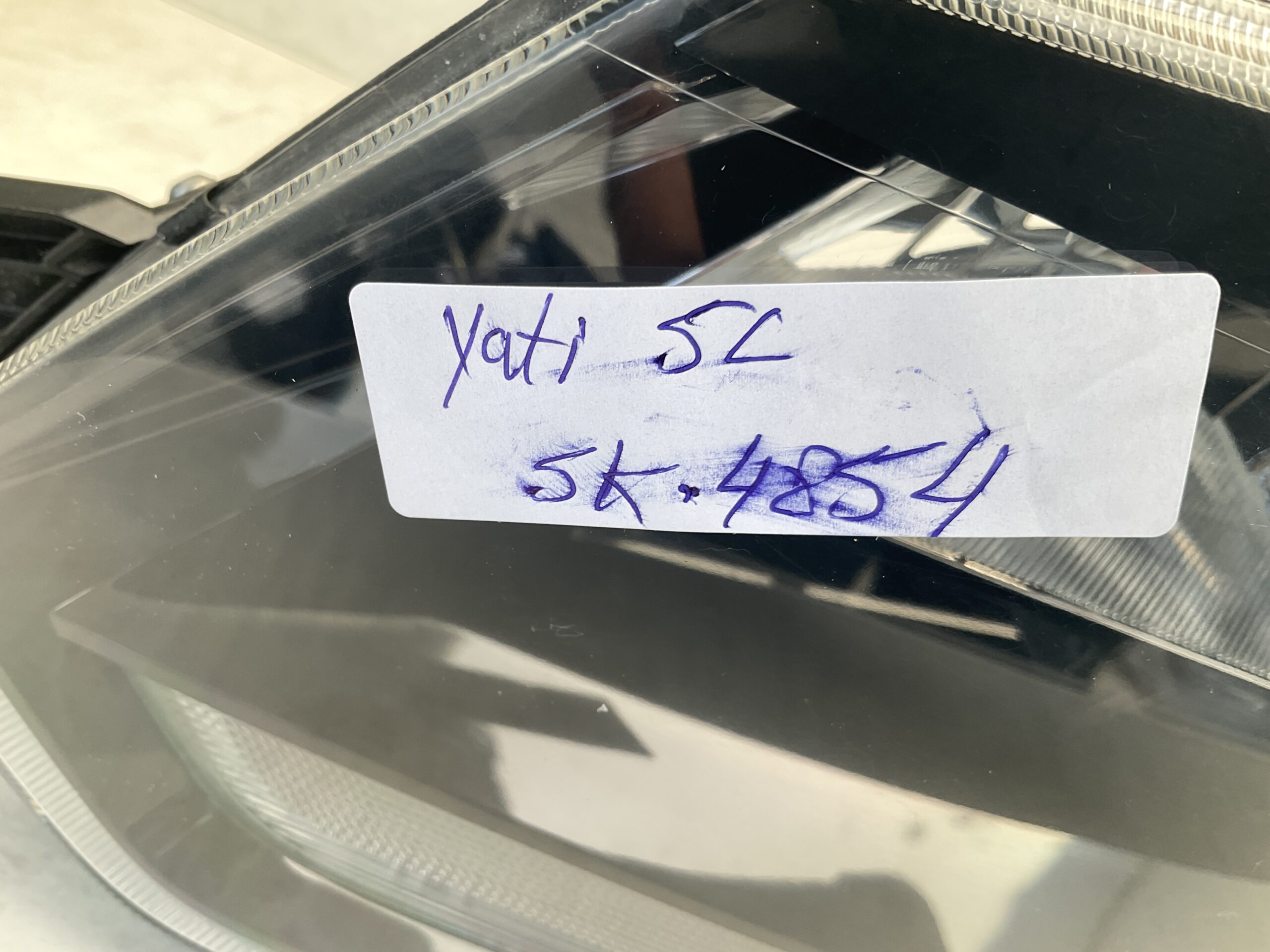 KOPLAMP SKODA YETI 5L H7 HALOGEEN 5L1941015D LINKS SK-4854