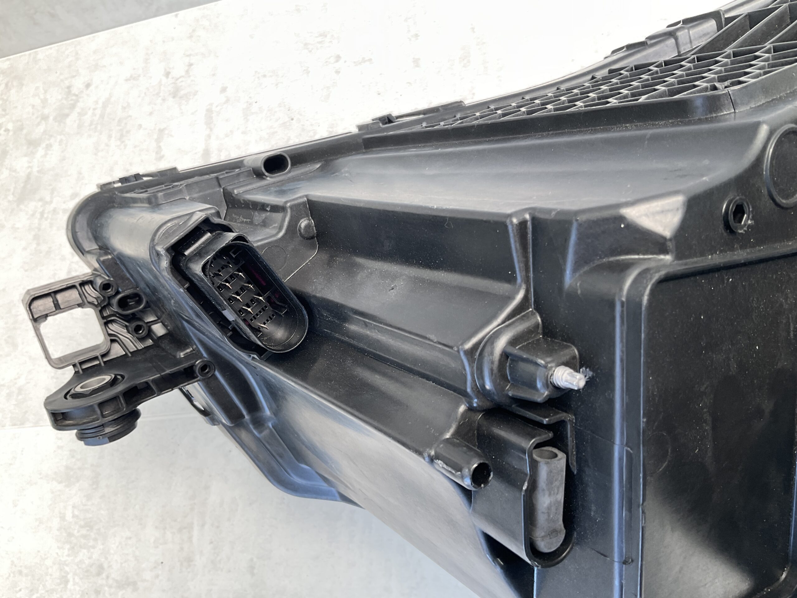 KOPLAMP SKODA SUPERB 3 CRYSTAL LIGHTING LINKS SK-3214