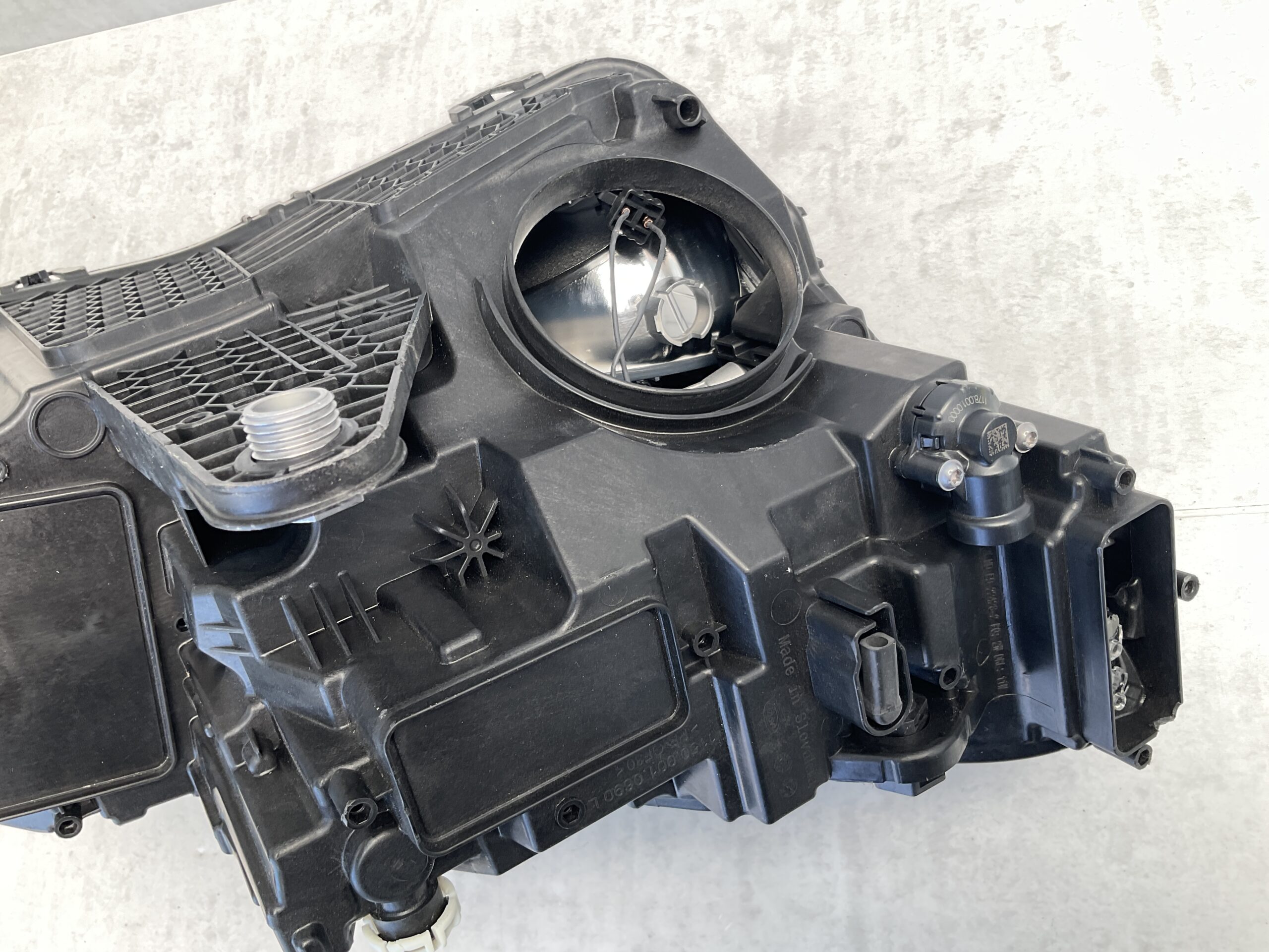 KOPLAMP SKODA SUPERB 3 CRYSTAL LIGHTING LINKS SK-3214