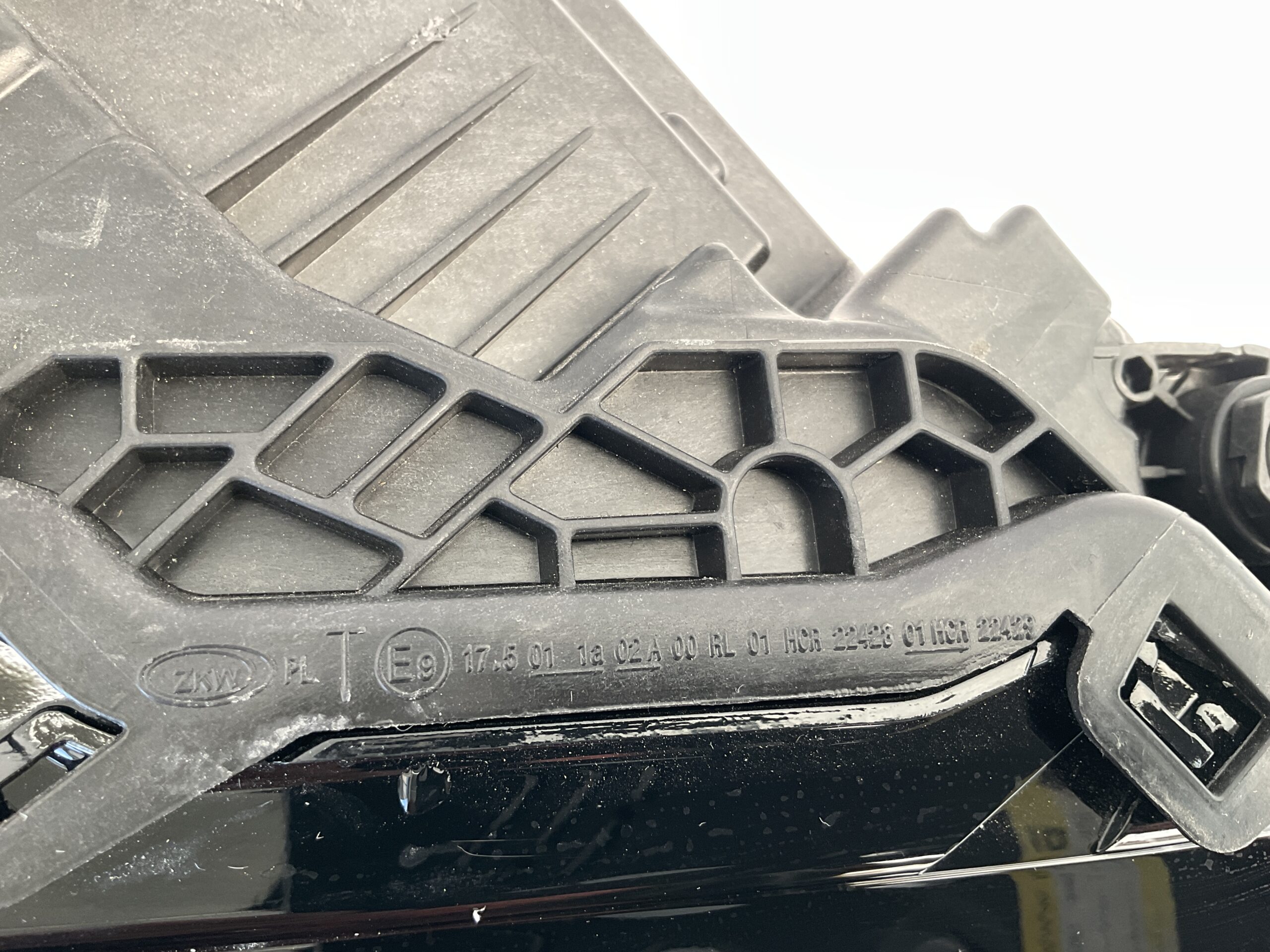 KOPLAMP SKODA SUPERB 3 CRYSTAL LIGHTING LINKS SK-3214