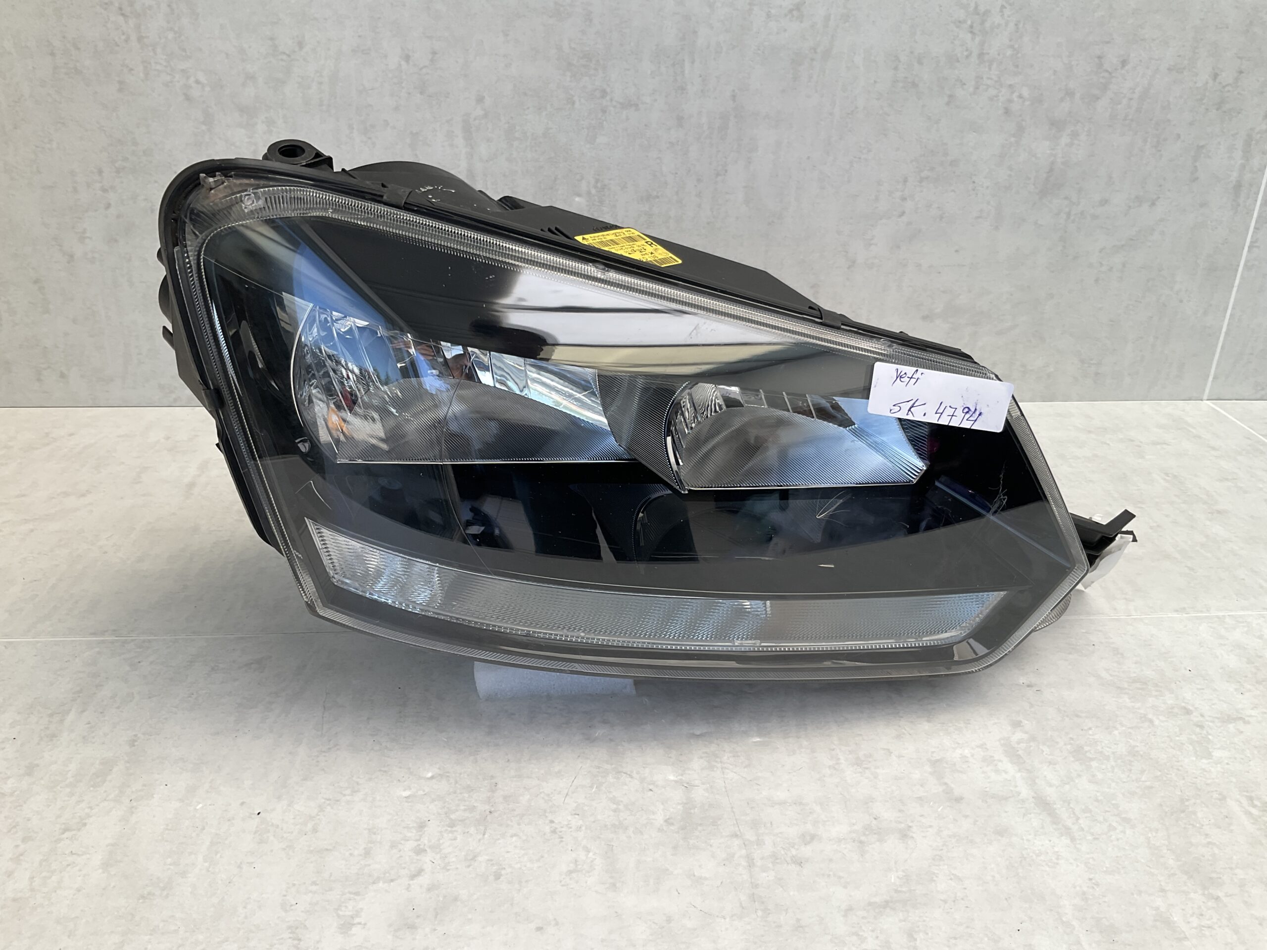 KOPLAMP SKODA YETI 5L H7 HALOGEEN 5L1941016D RECHTS SK-4794