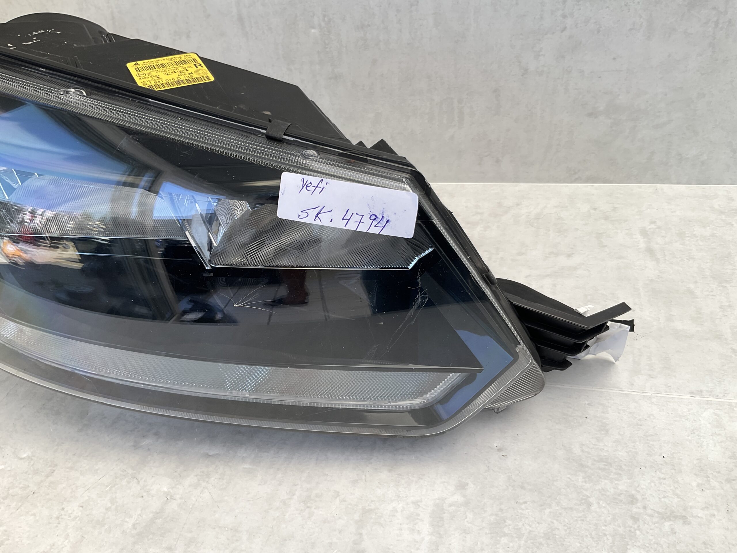 KOPLAMP SKODA YETI 5L H7 HALOGEEN 5L1941016D RECHTS SK-4794