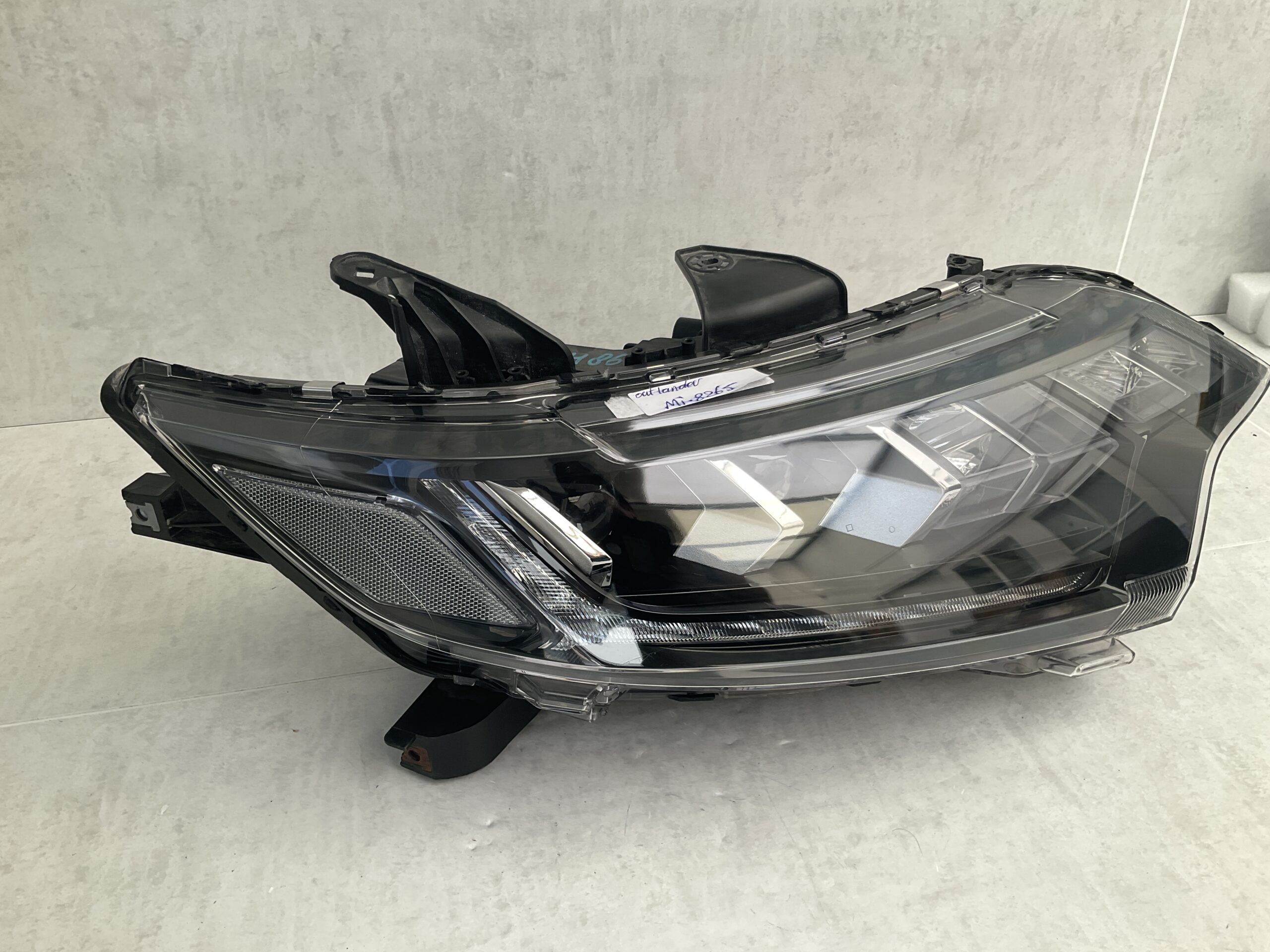 KOPLAMP MITSUBISHI OUTLANDER 4BX19 8301D3-32 RECHTS MI-8265