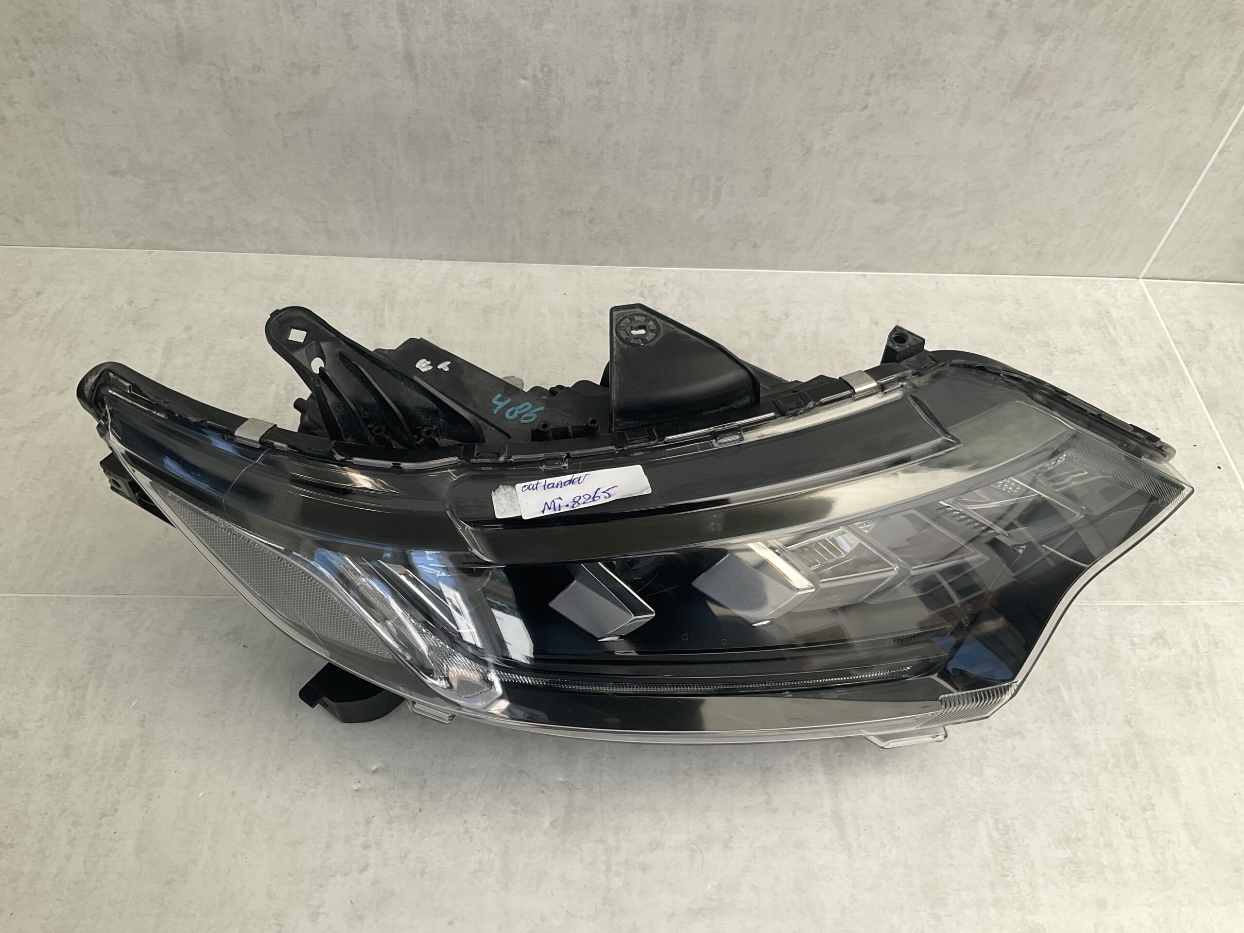 KOPLAMP MITSUBISHI OUTLANDER 4BX19 8301D3-32 RECHTS MI-8265